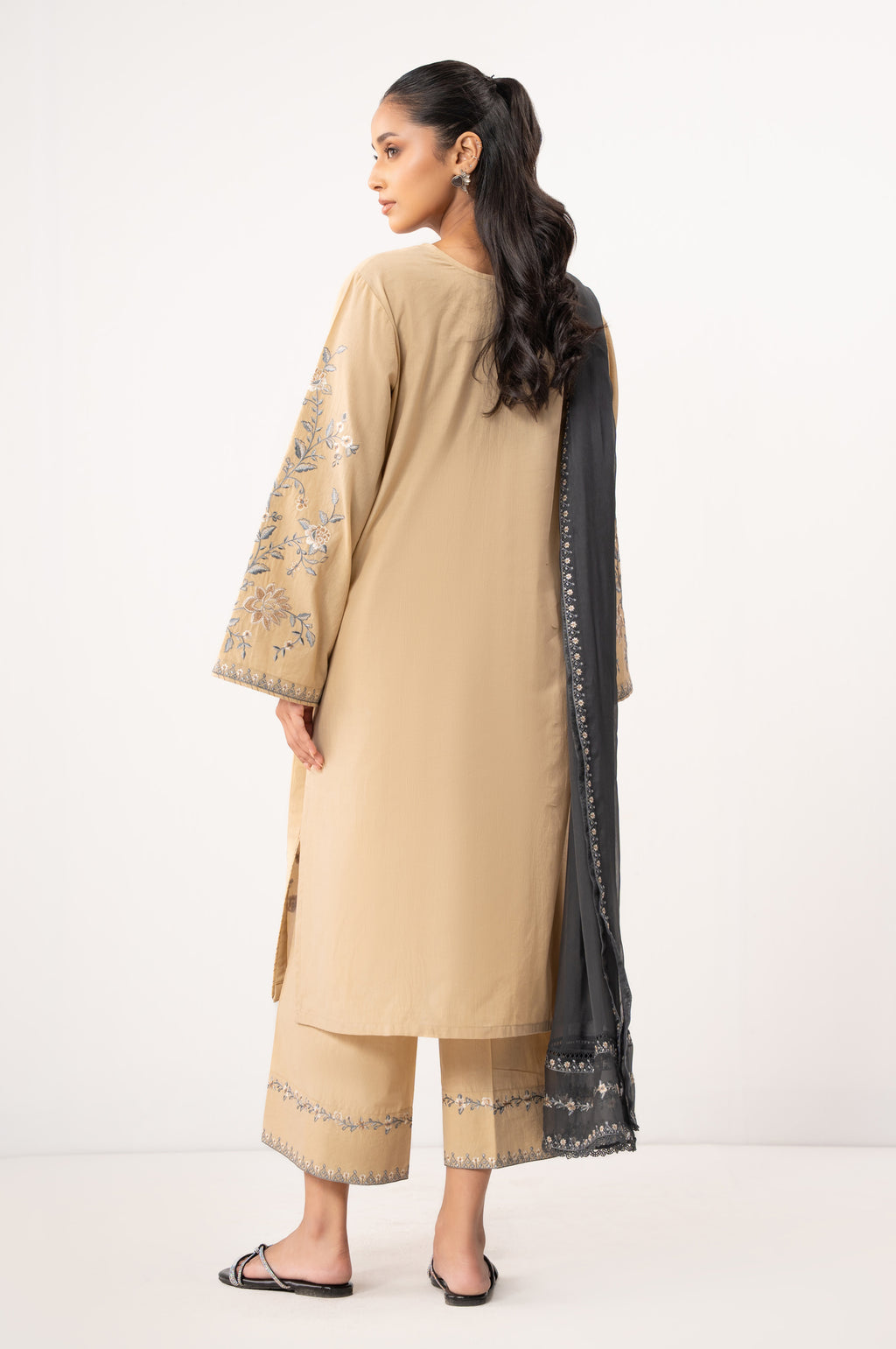 EMBROIDERED SUIT