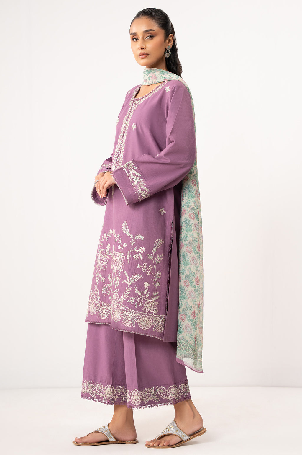 EMBROIDERED SUIT