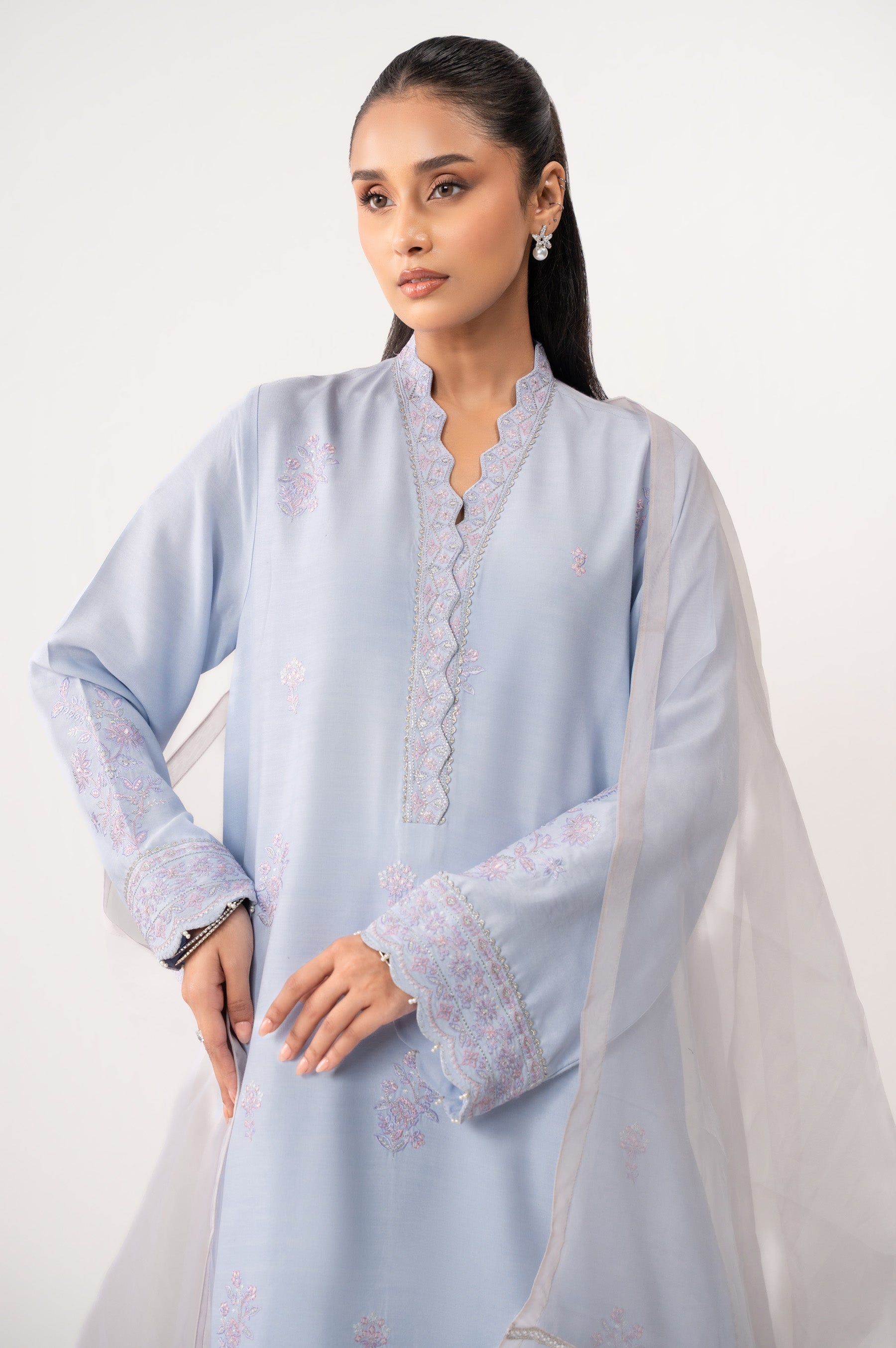 STITCHED EMBROIDERED OAK SILK SUIT