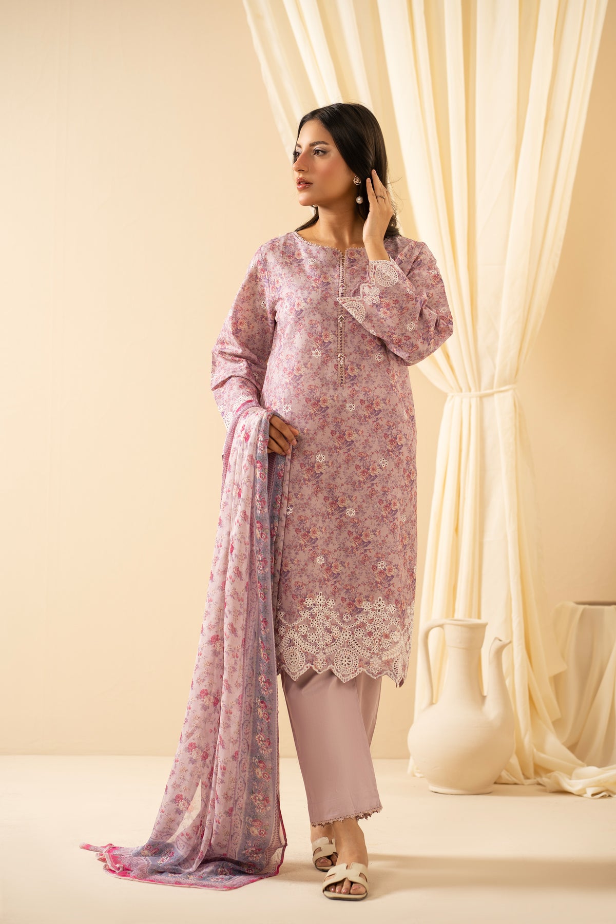 CHIKANKARI STITCHED 3 PIECE SUIT