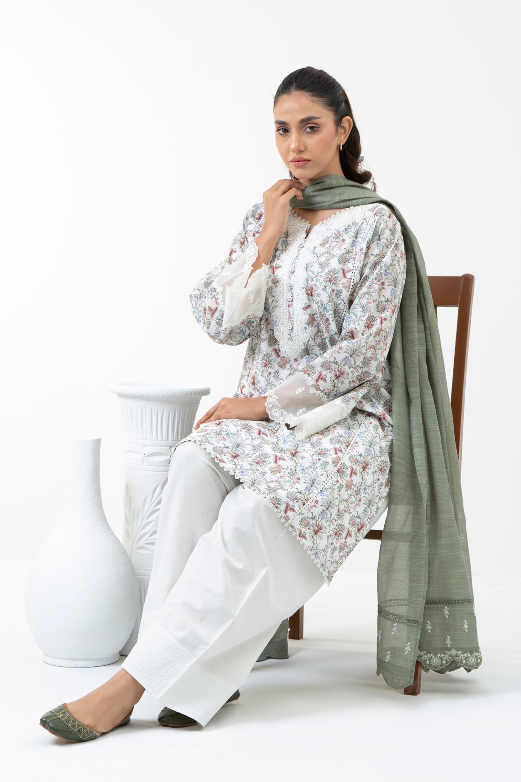 EMBROIDERED CAMBRIC STITCHED 3 PIECE SUIT