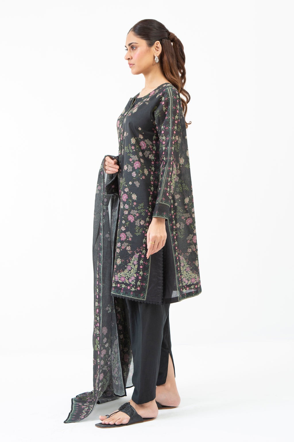 PRINTED LAWN STITCHED 3 PIECE SUIT