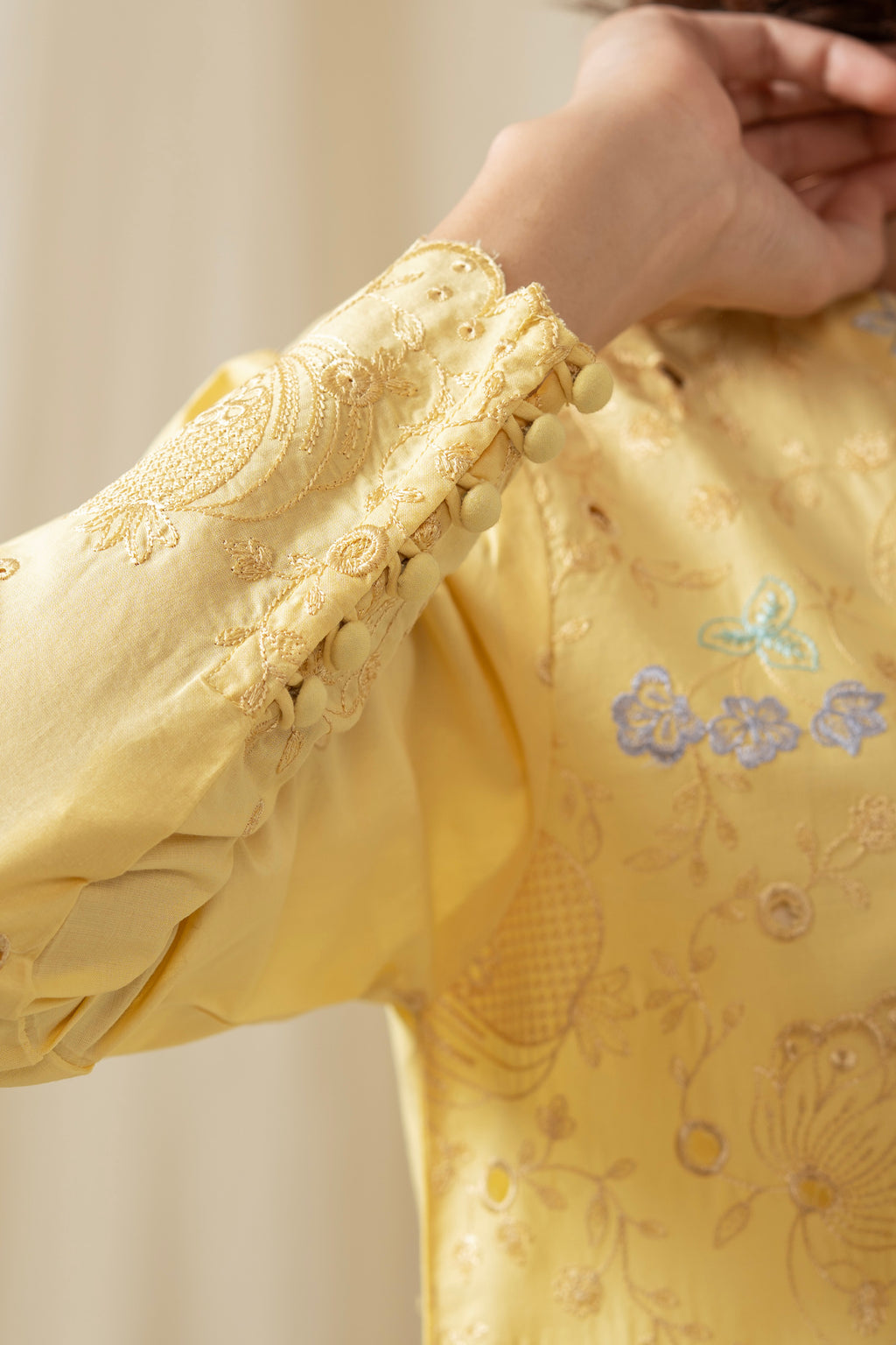 EMBROIDERED LAWN STITCHED 3 PIECE SUIT