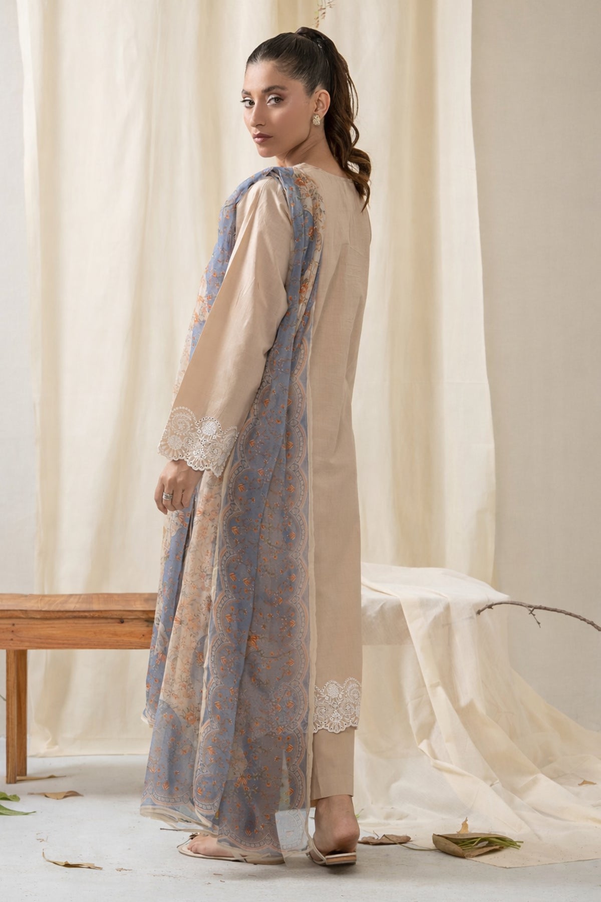 CHIKANKARI STITCHED 3 PIECE SUIT