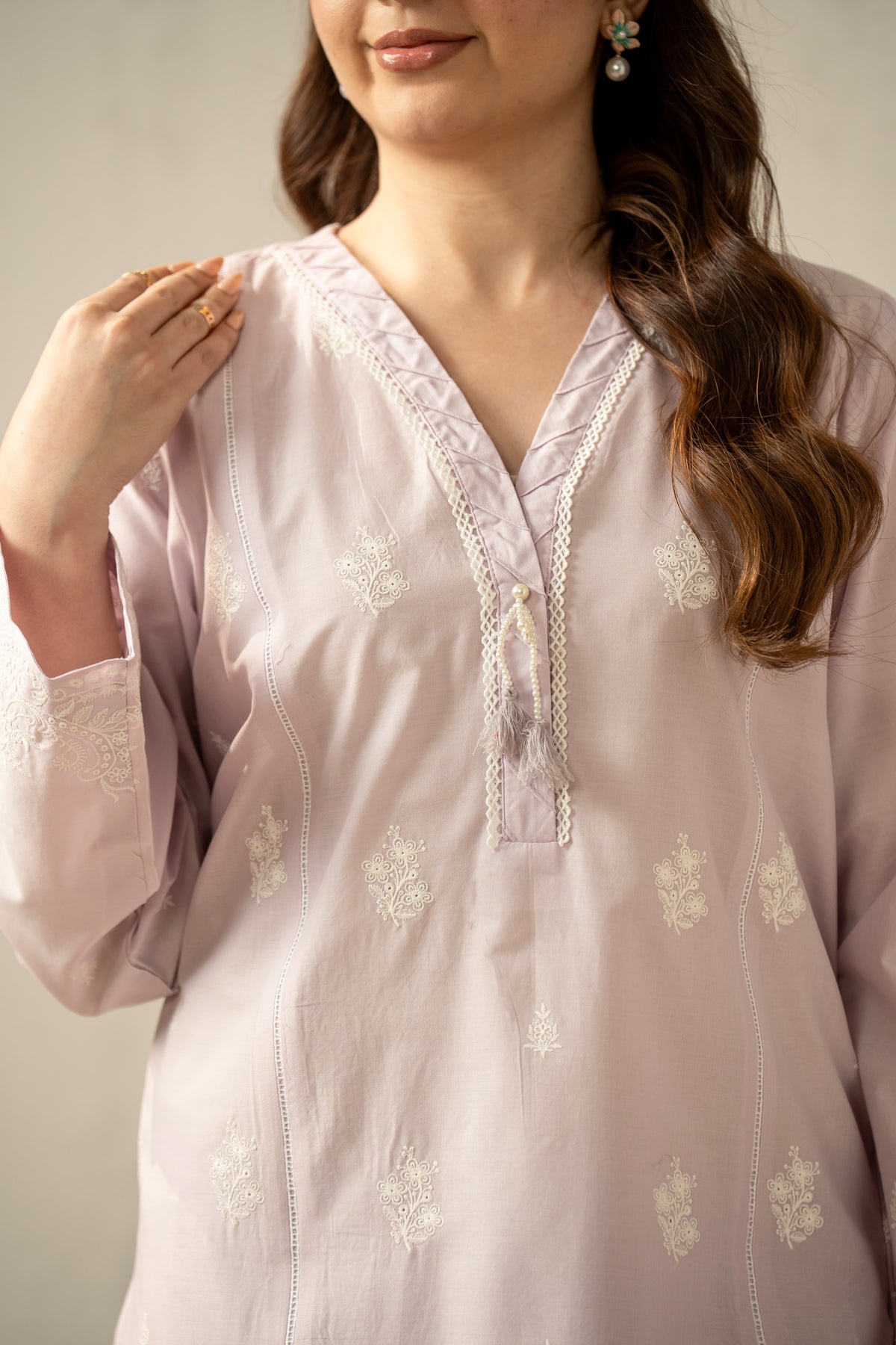 CHIKANKARI STITCHED 3 PIECE SUIT