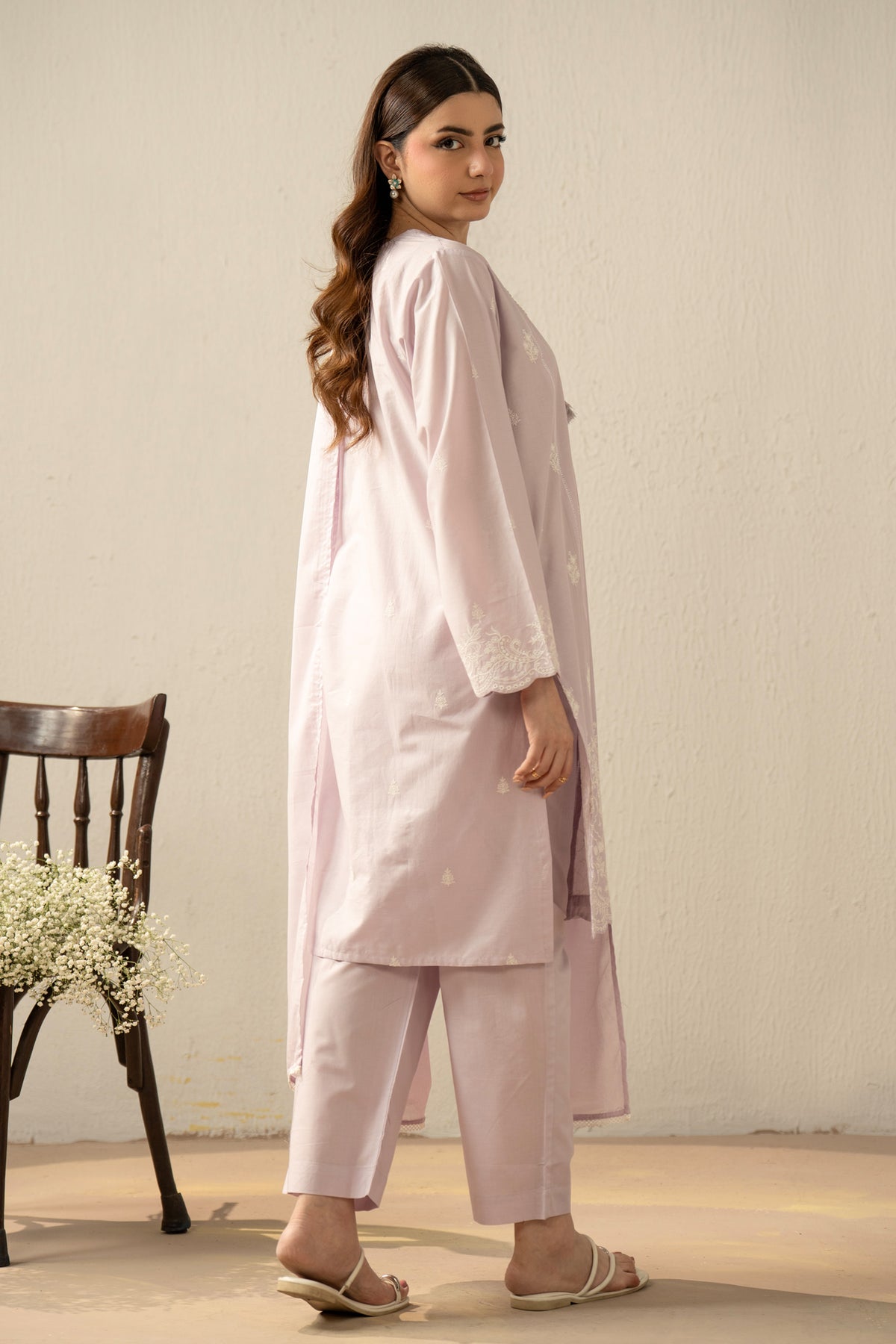 CHIKANKARI STITCHED 3 PIECE SUIT
