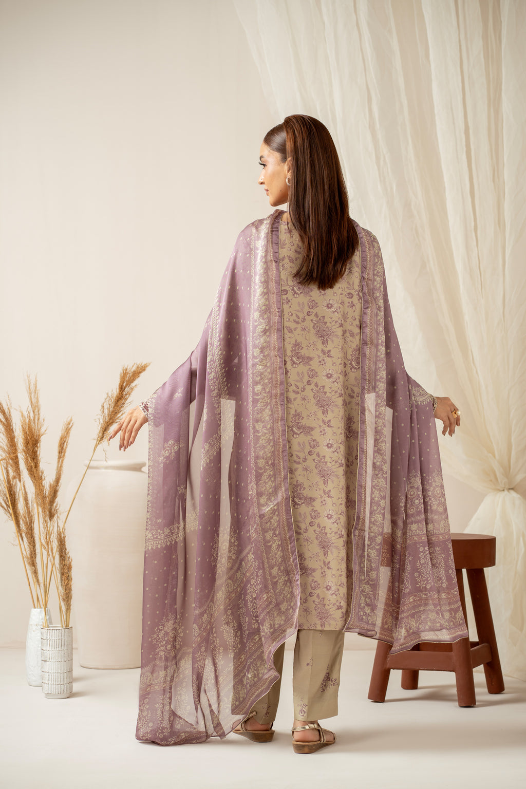 STITCHED EMBROIDERED SUIT