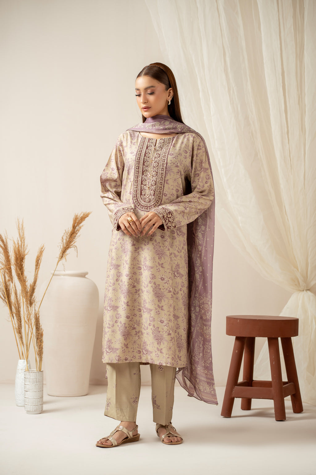 STITCHED EMBROIDERED SUIT