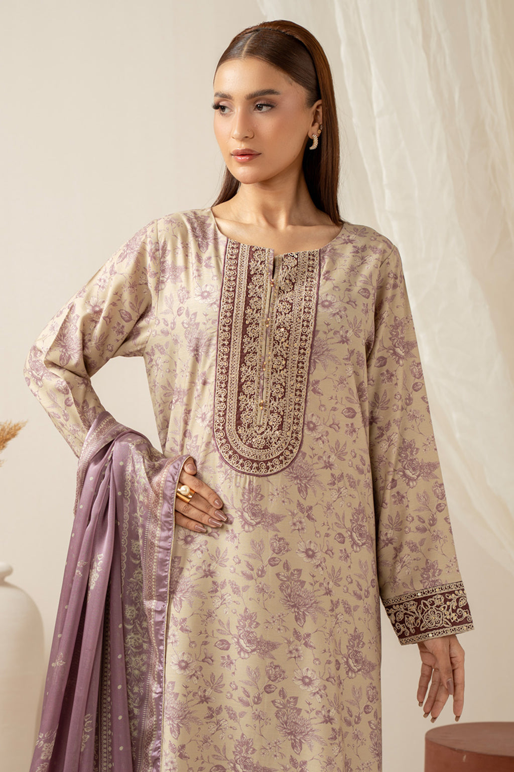 STITCHED EMBROIDERED SUIT