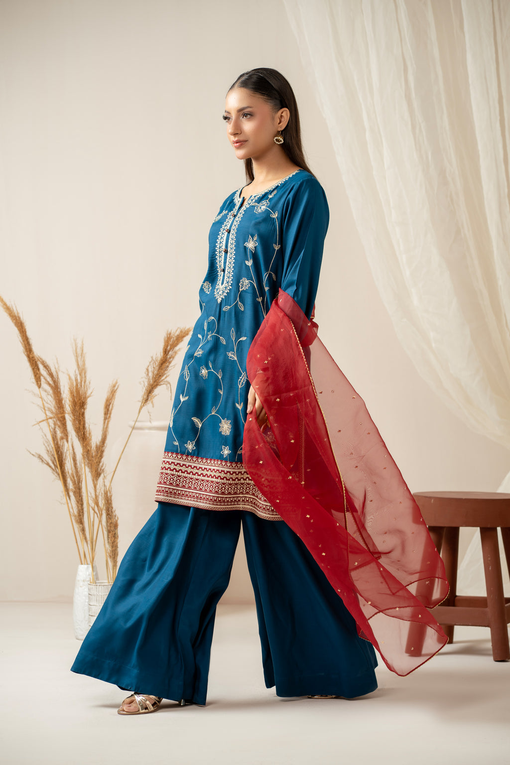 STITCHED EMBROIDERED SUIT