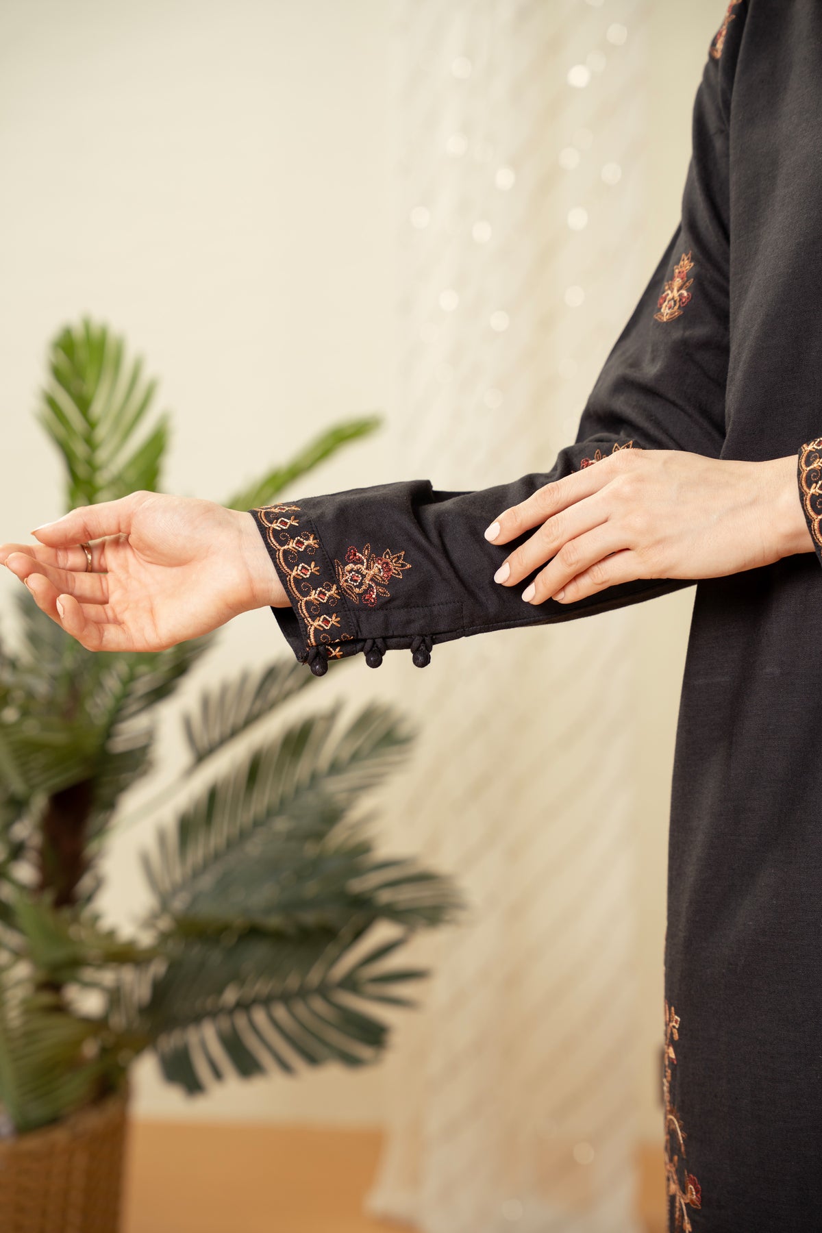 EMBROIDERED COTTON LINEN STITCHED 3 PIECE SUIT