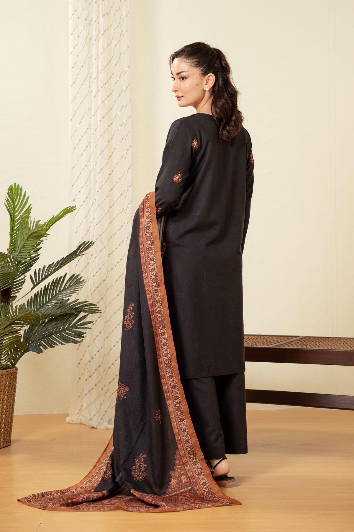 EMBROIDERED COTTON LINEN STITCHED 3 PIECE SUIT