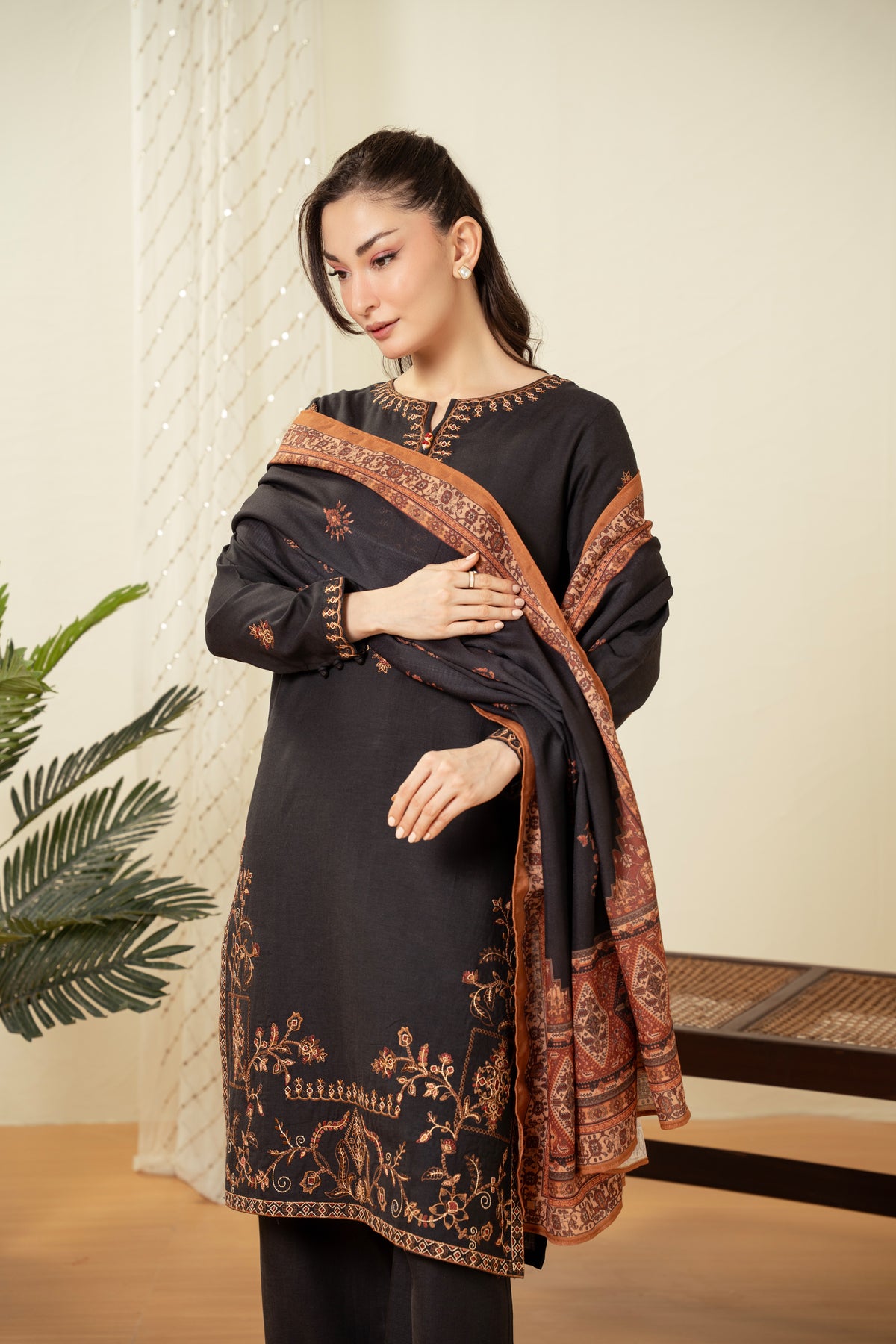 EMBROIDERED COTTON LINEN STITCHED 3 PIECE SUIT