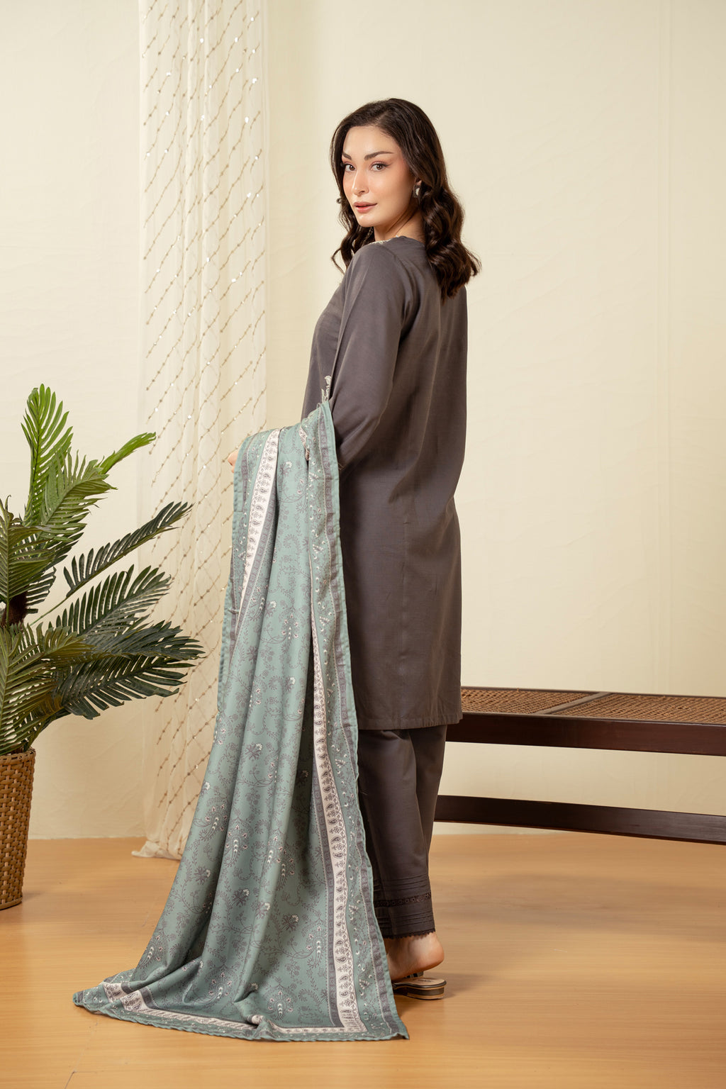 STITCHED EMBROIDERED SUIT