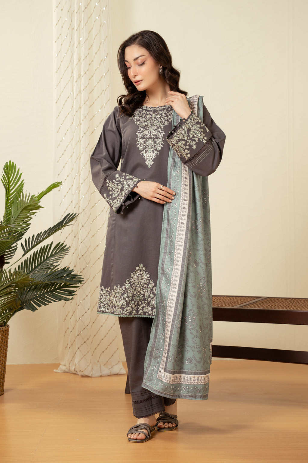 STITCHED EMBROIDERED SUIT