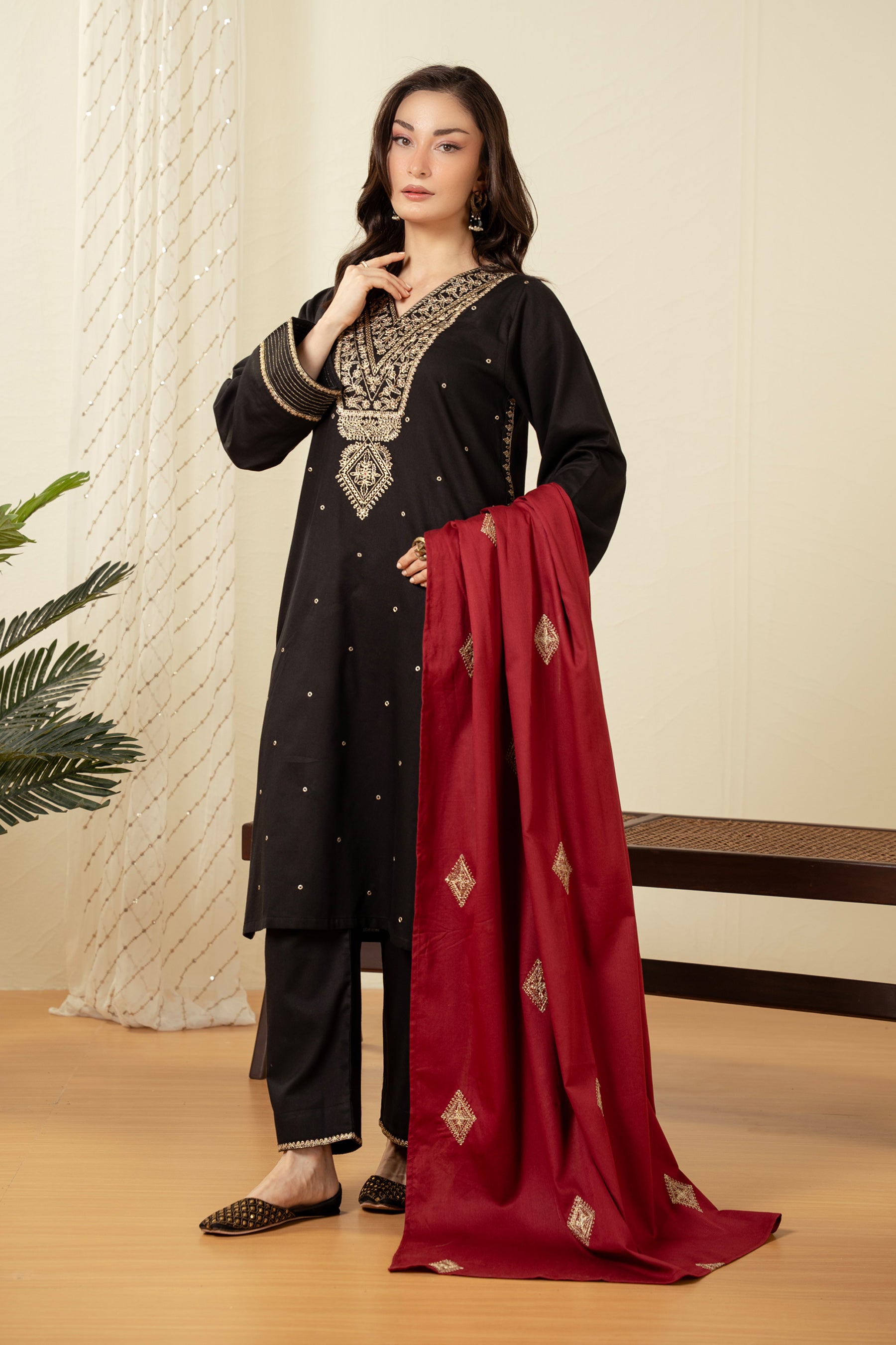 EMBROIDERED SUIT