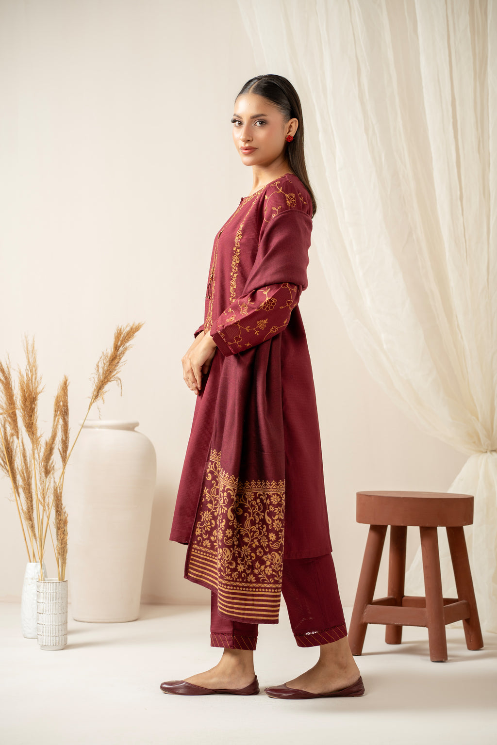 STITCHED EMBROIDERED SUIT