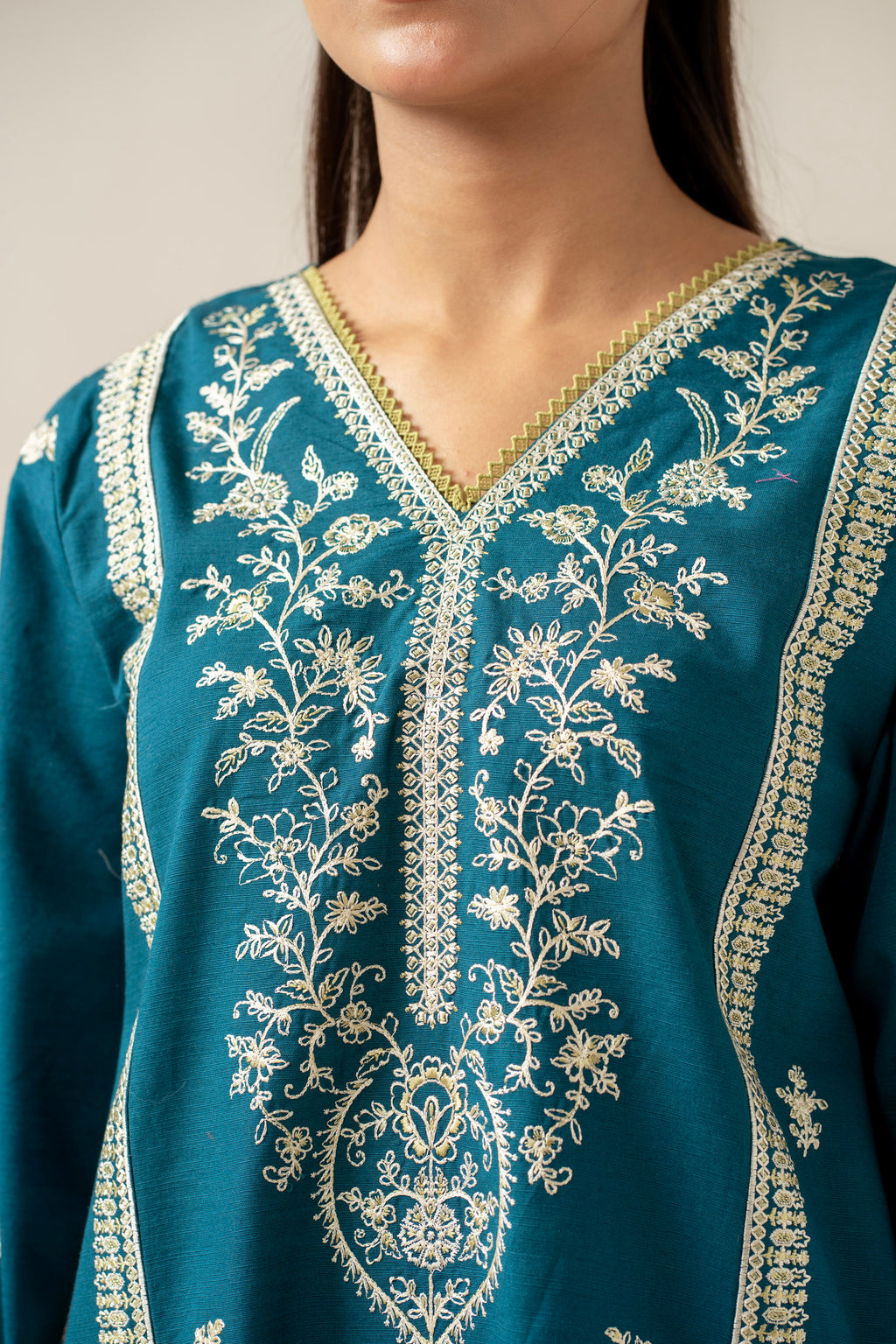 STITCHED EMBROIDERED SUIT