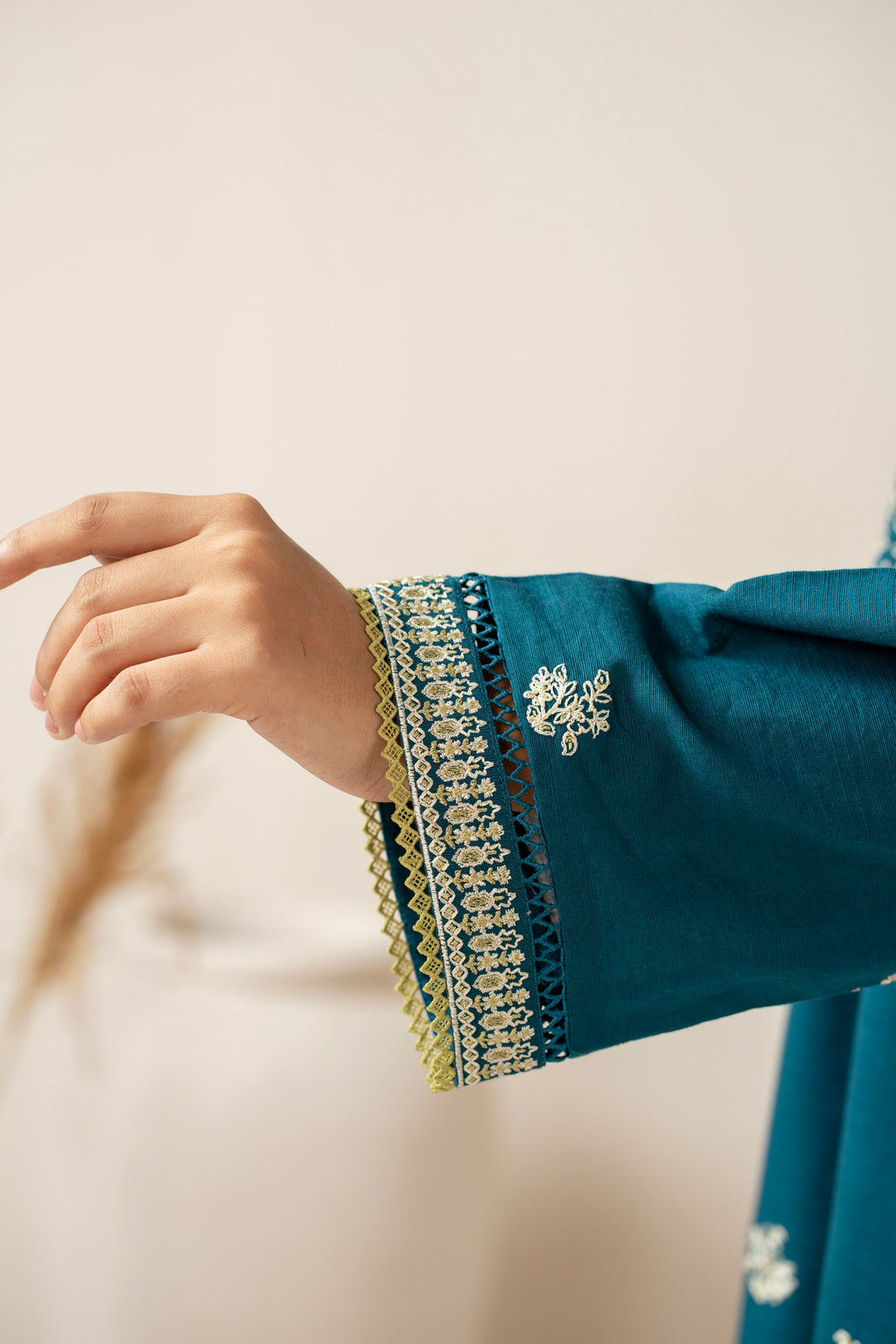 STITCHED EMBROIDERED SUIT