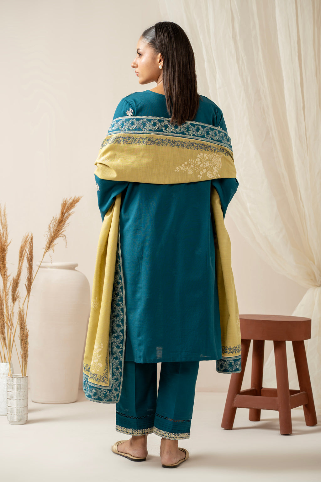 STITCHED EMBROIDERED SUIT