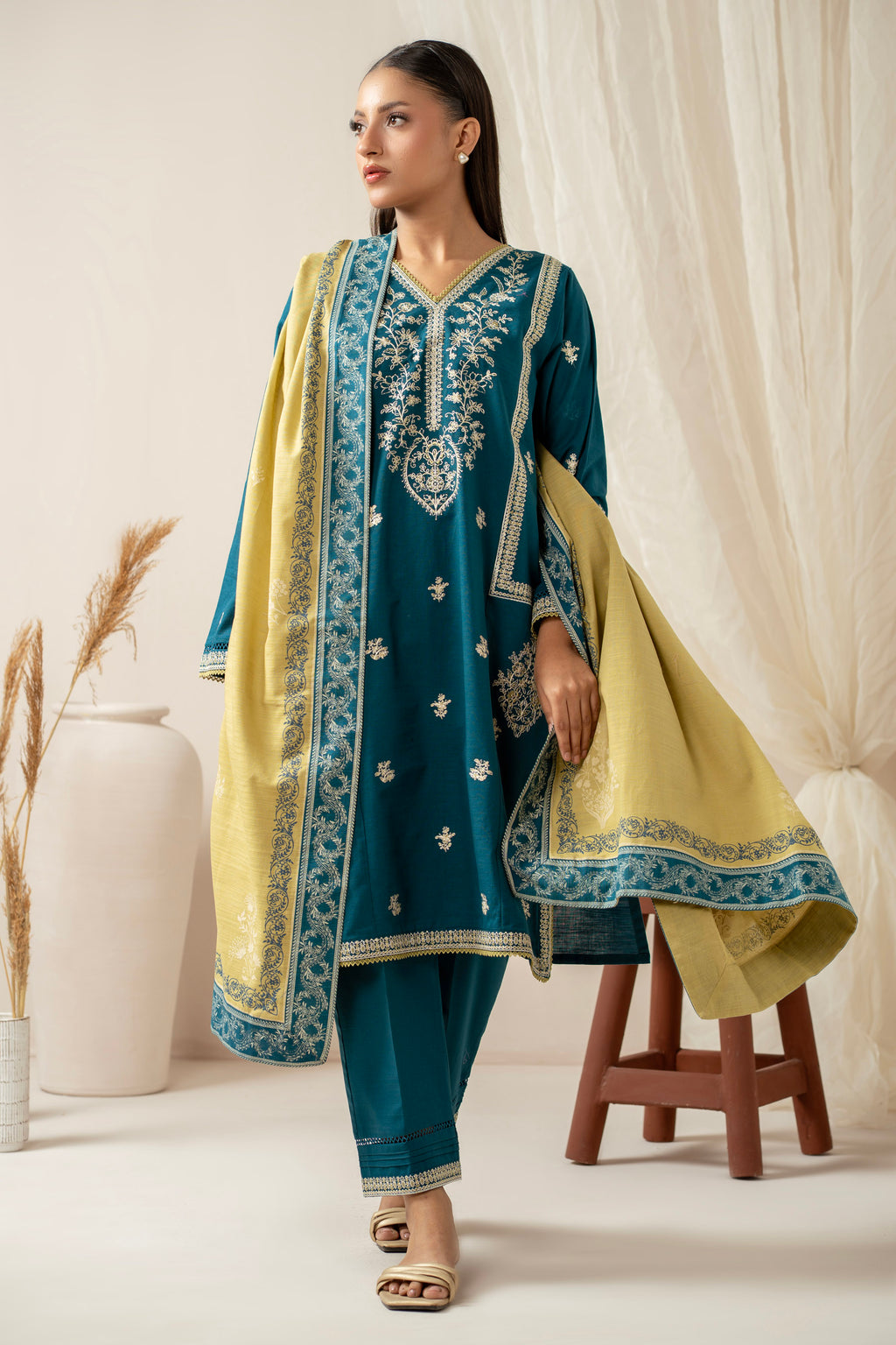 STITCHED EMBROIDERED SUIT