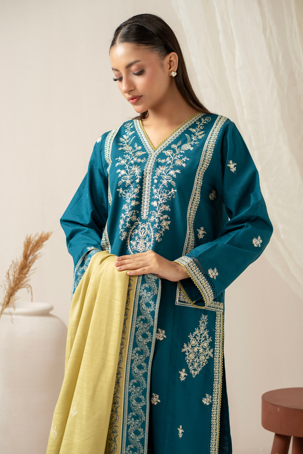 STITCHED EMBROIDERED SUIT