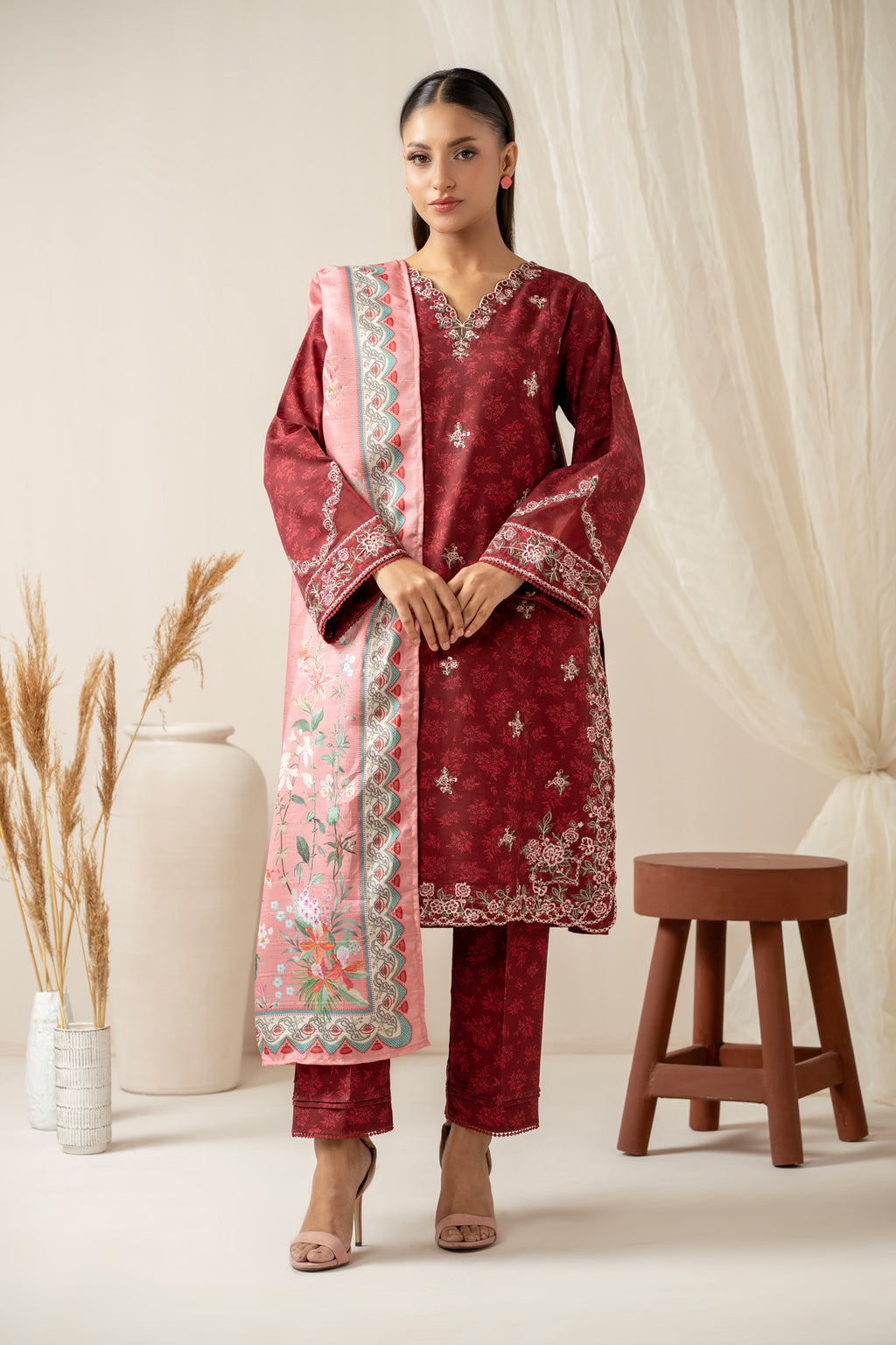 STITCHED EMBROIDERED SUIT