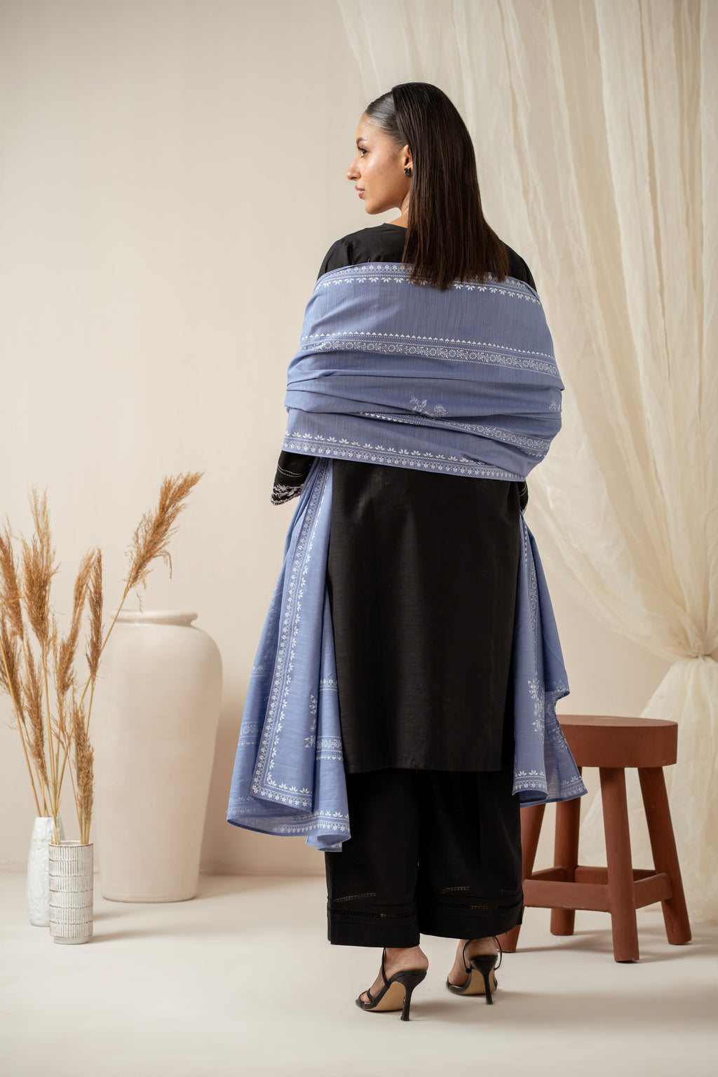 STITCHED EMBROIDERED SUIT