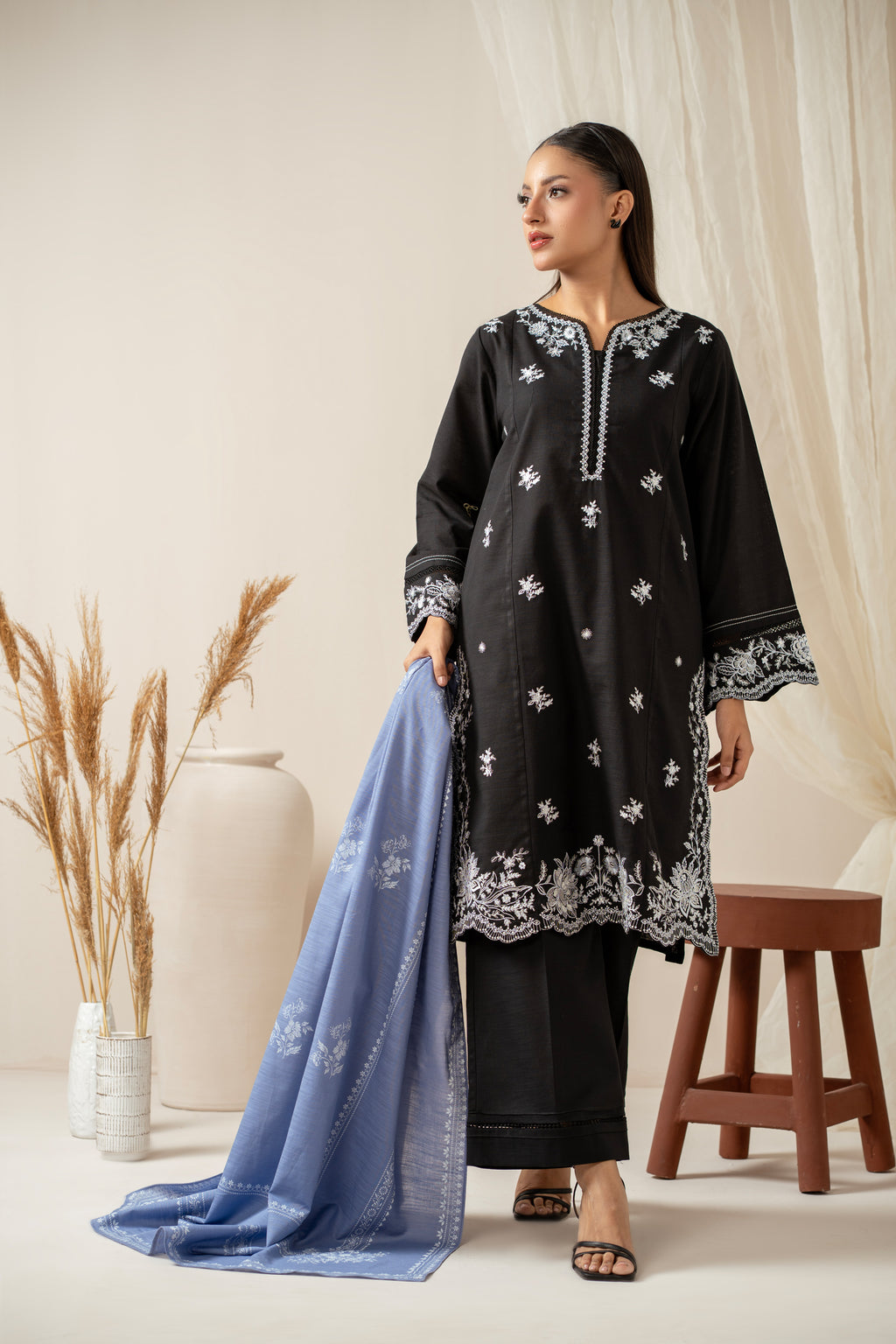 STITCHED EMBROIDERED SUIT