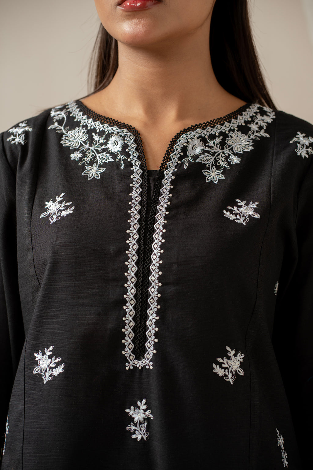 STITCHED EMBROIDERED SUIT