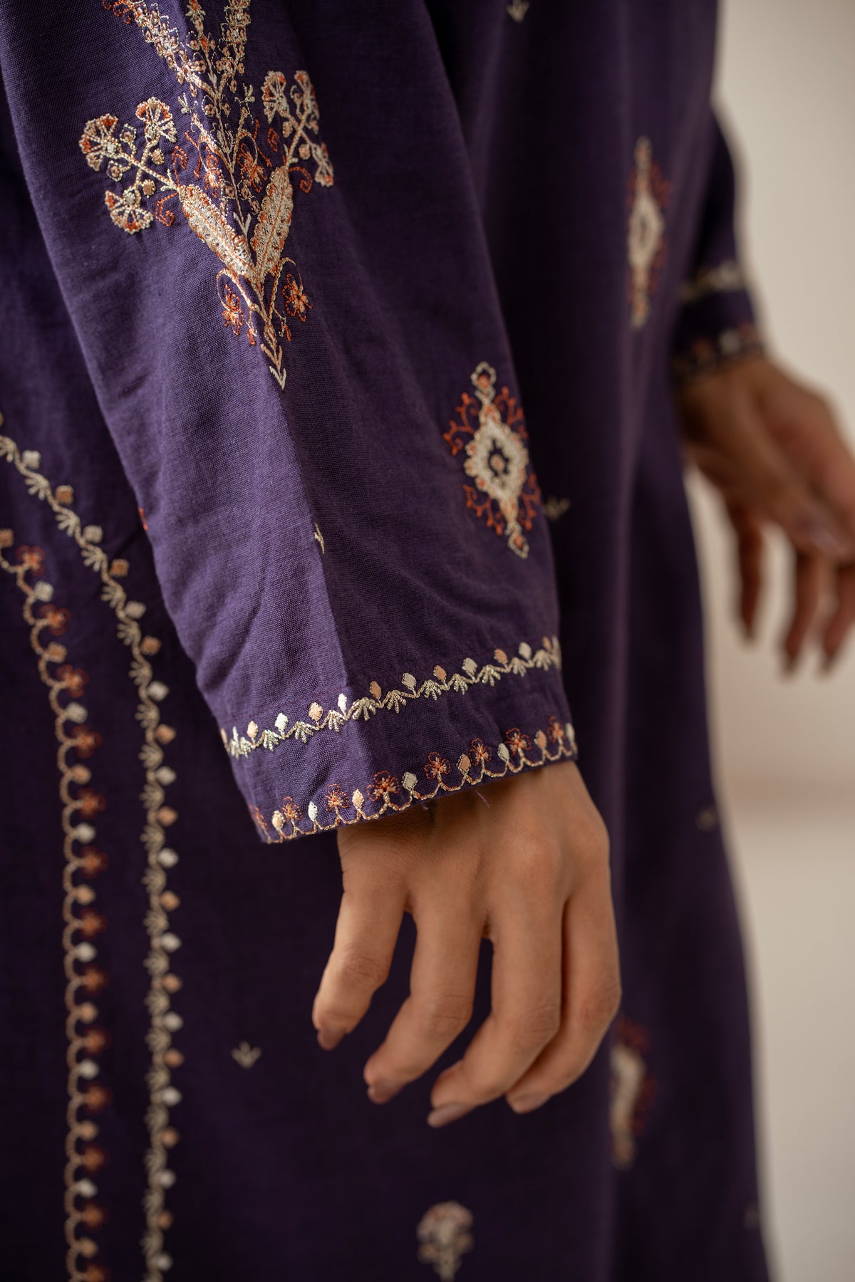 EMBROIDERED COTTON LINEN STITCHED 3 PIECE SUIT