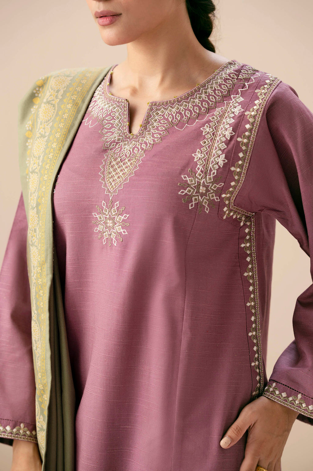 STITCHED EMBROIDERED SUIT (FACTORY E-OUTLET)