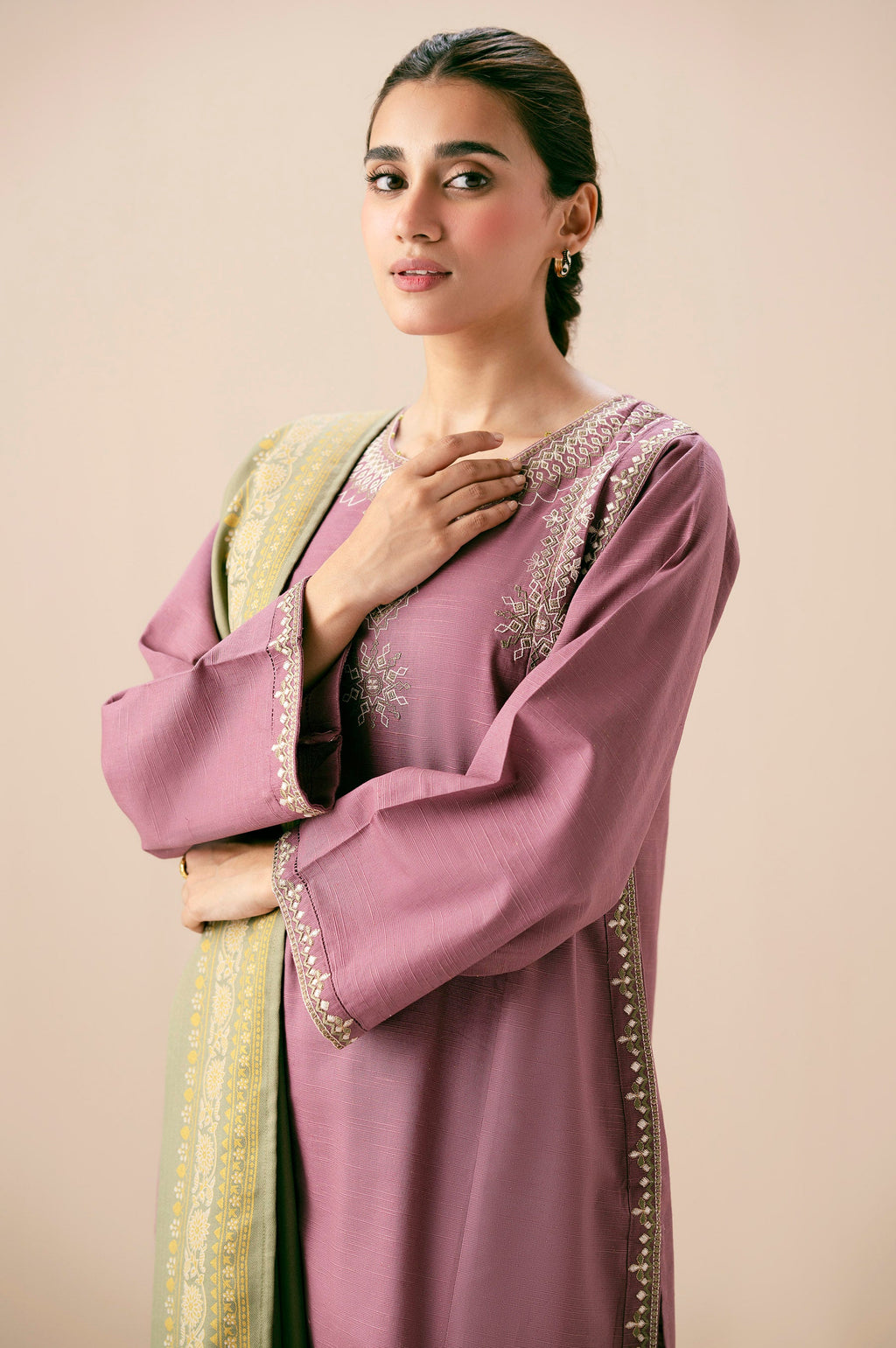 STITCHED EMBROIDERED SUIT (FACTORY E-OUTLET)