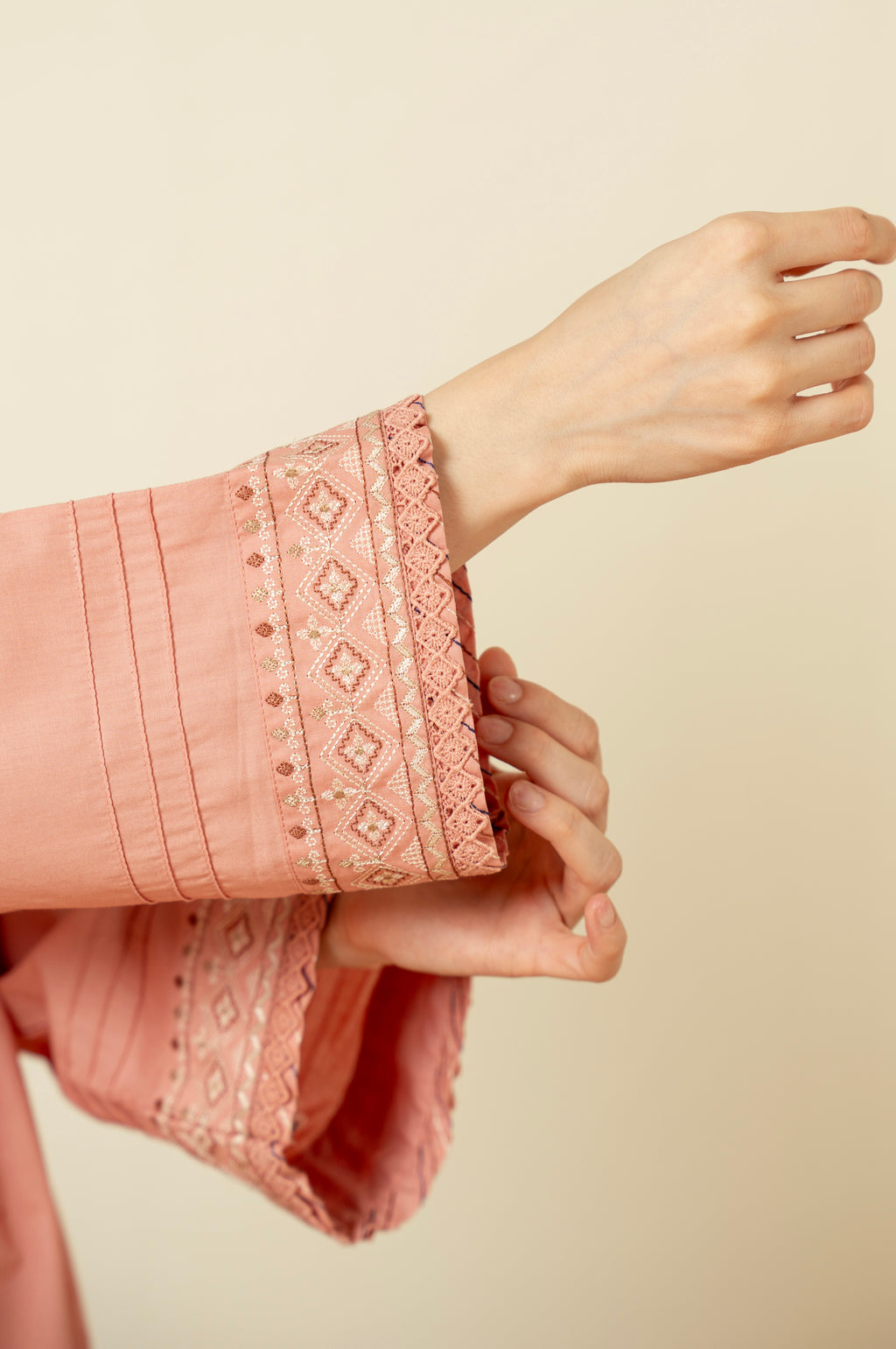 STITCHED EMBROIDERED SUIT