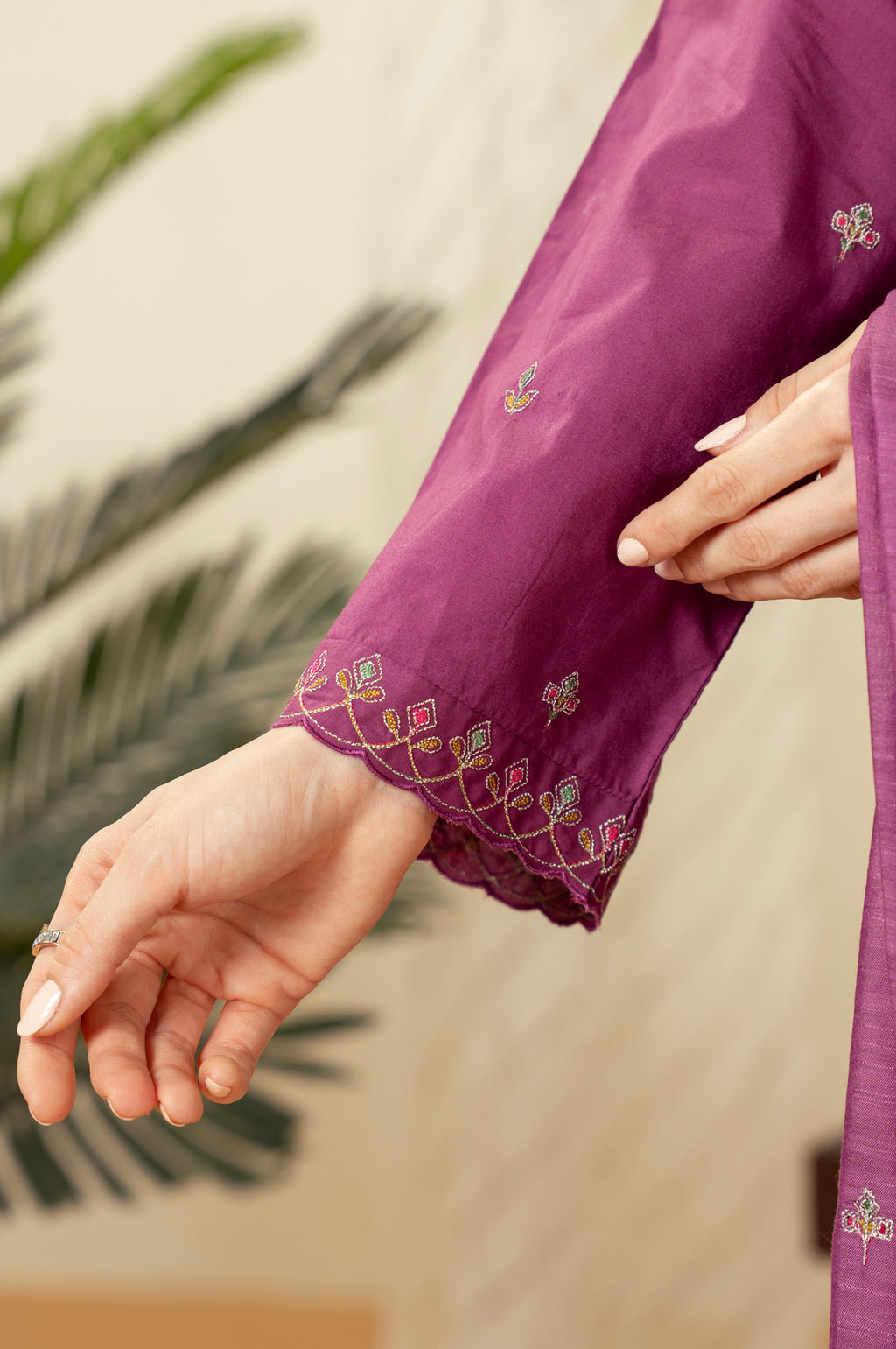 STITCHED EMBROIDERED SUIT