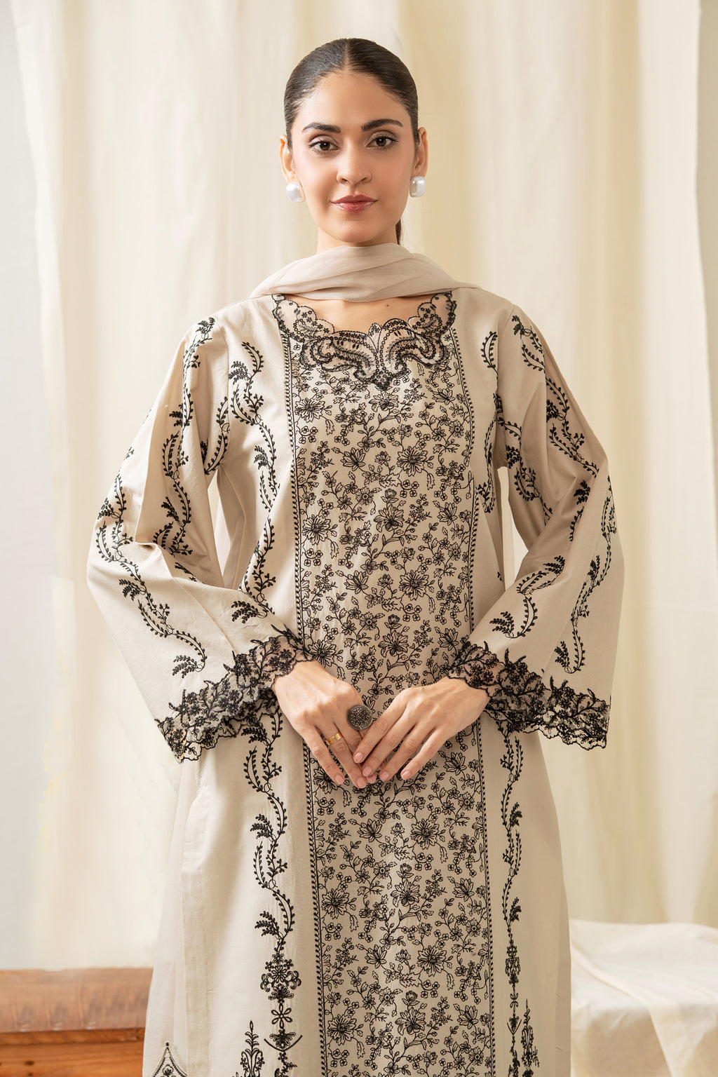 EMBROIDERED CAMBRIC STITCHED 3 PIECE SUIT
