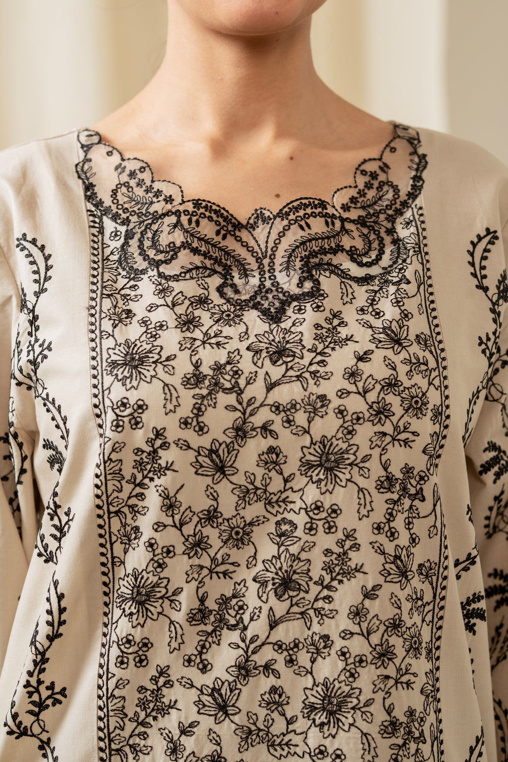 EMBROIDERED CAMBRIC STITCHED 3 PIECE SUIT