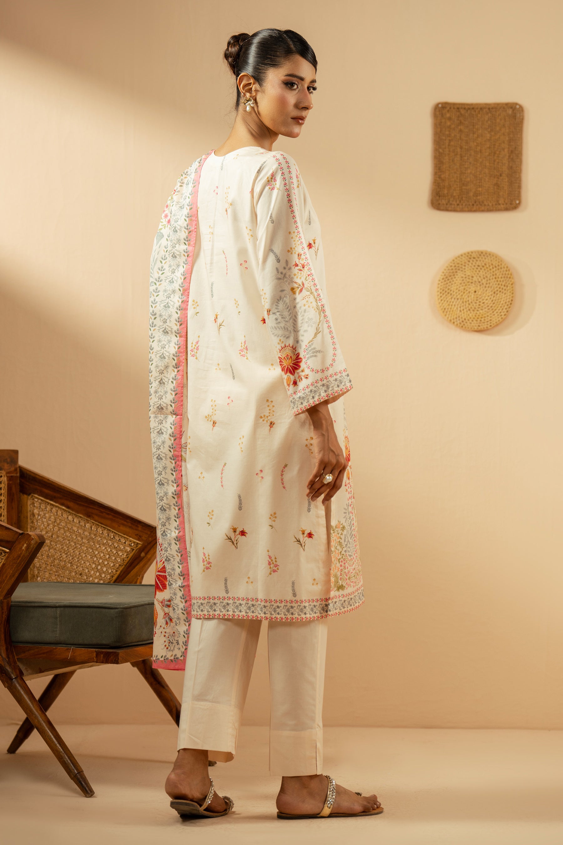 PRINTED LAWN STITCHED 3 PIECE SUIT