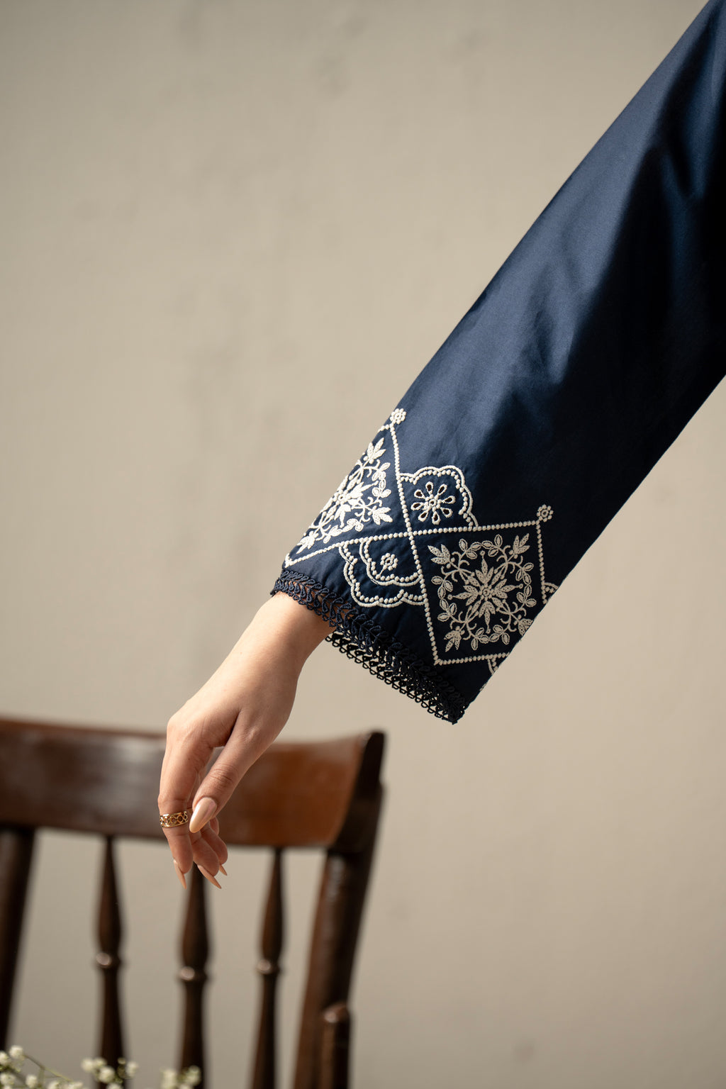 EMBROIDERED CHIKANKARI LAWN STITCHED 3 PIECE SUIT