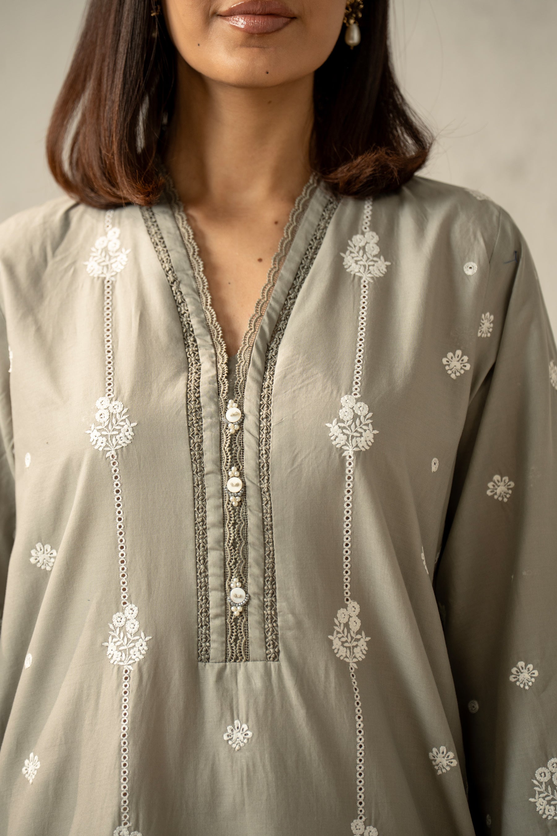 EMBROIDERED CHIKANKARI LAWN STITCHED 3 PIECE SUIT