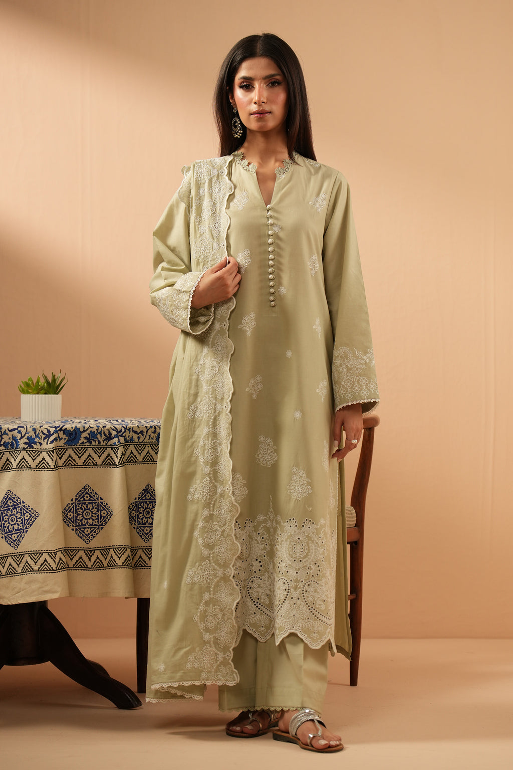 EMBROIDERED CHIKANKARI UNSTITCHED 3 PIECE SUIT