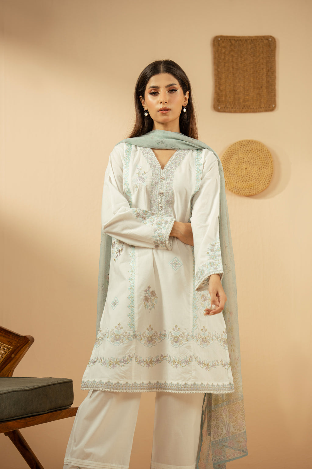 EMBROIDERED CAMBRIC STITCHED 3 PIECE SUIT