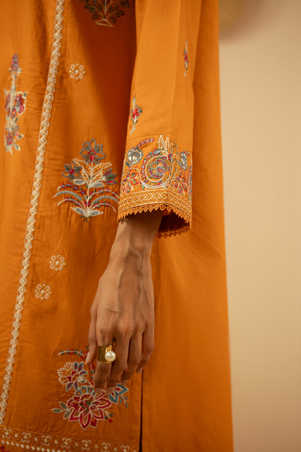 EMBROIDERED CAMBRIC STITCHED 3 PIECE SUIT