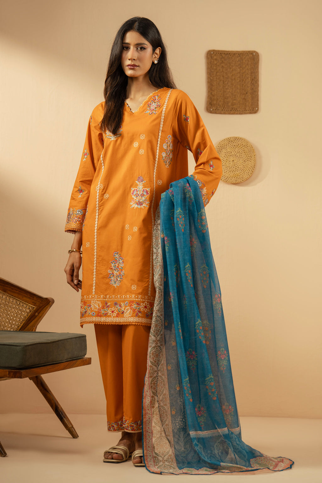 EMBROIDERED CAMBRIC STITCHED 3 PIECE SUIT
