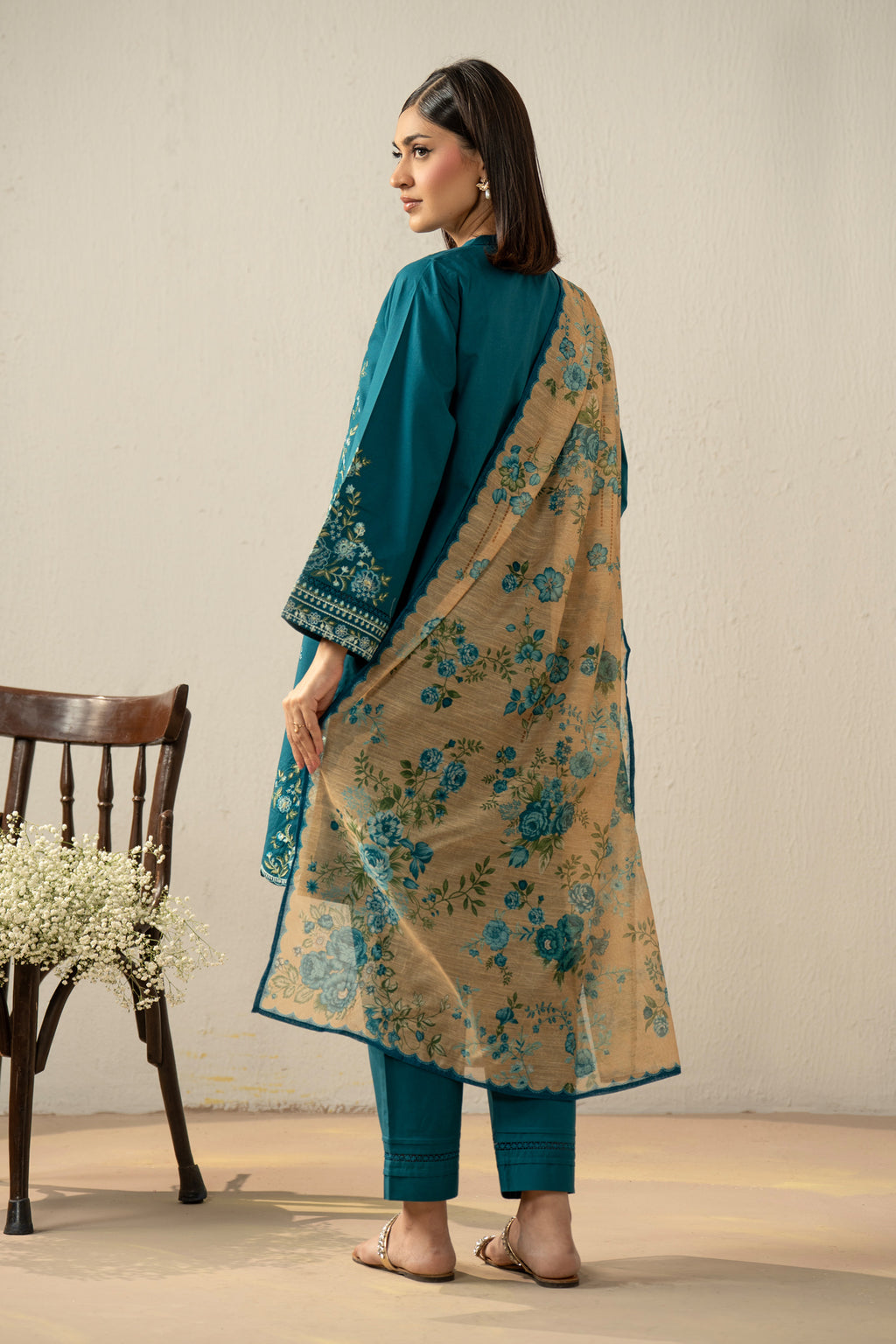 EMBROIDERED CAMBRIC STITCHED 3 PIECE SUIT