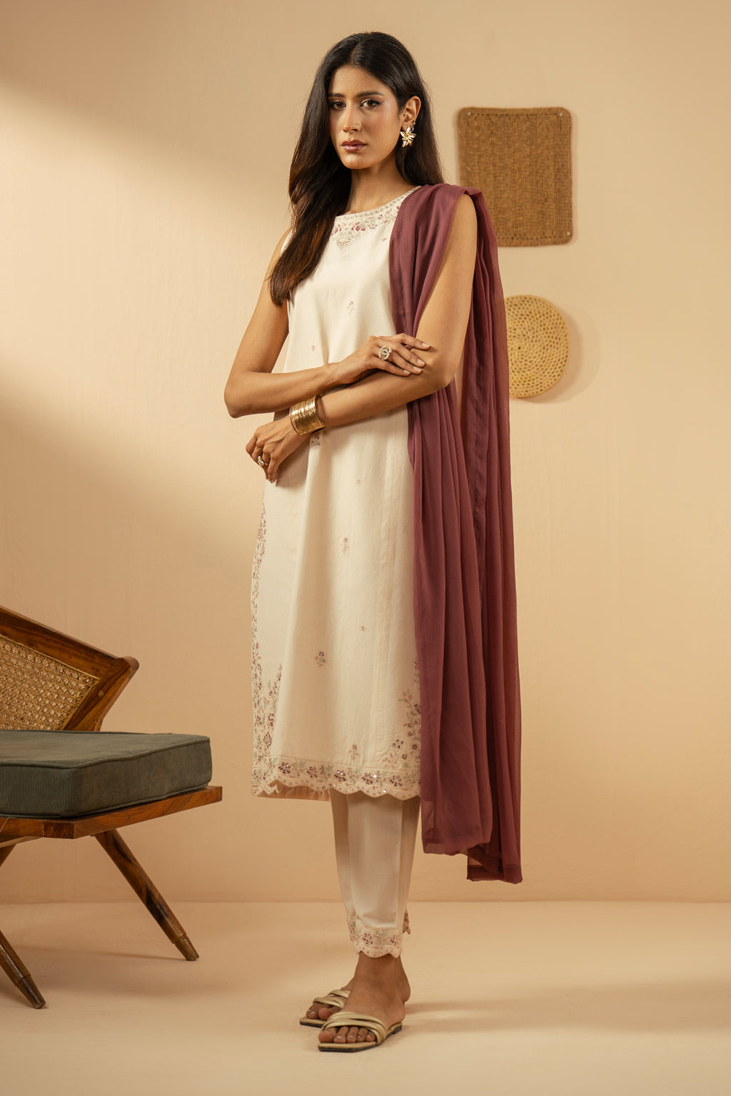 EMBROIDERED SLUB LAWN STITCHED 3 PIECE SUIT