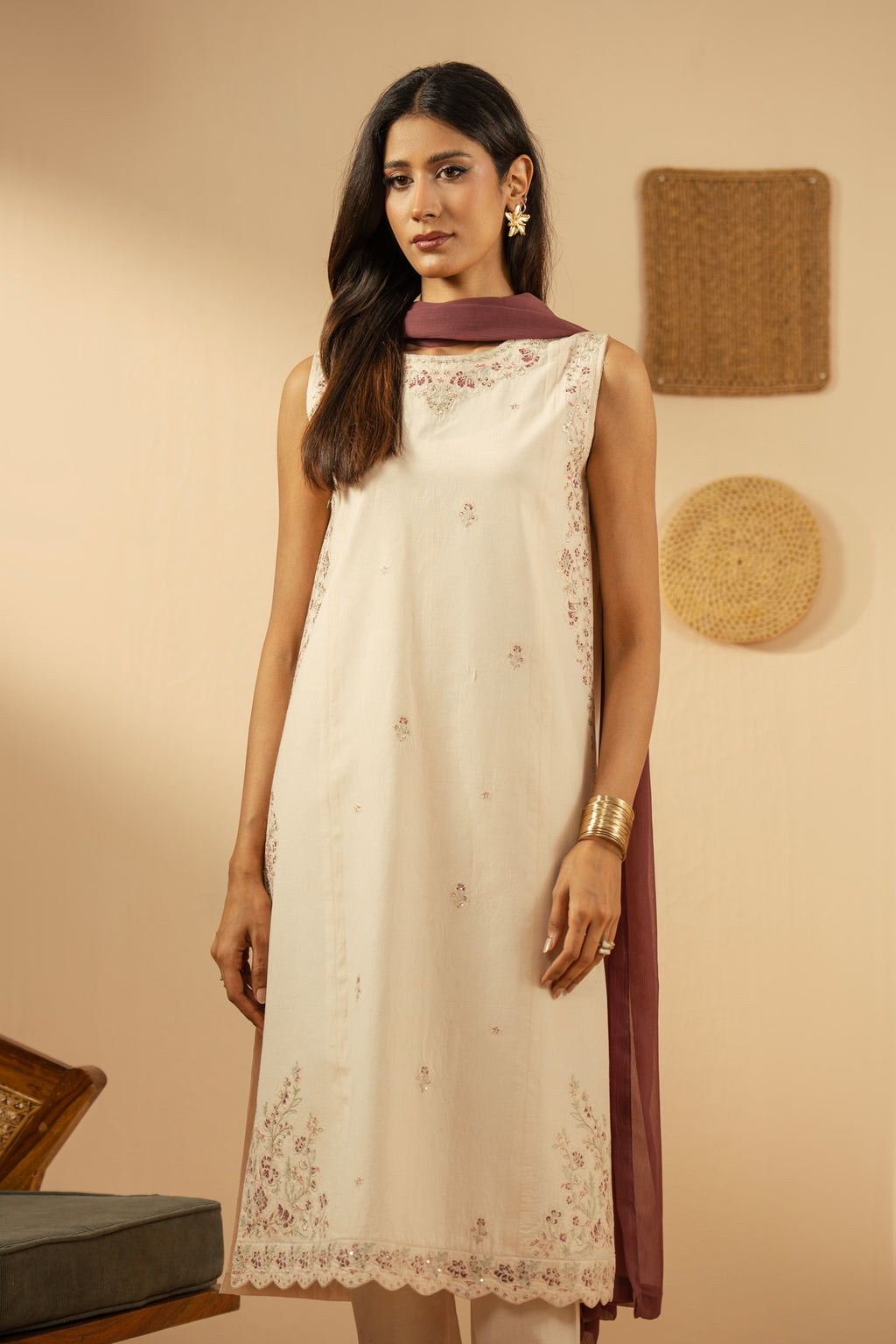 EMBROIDERED SLUB LAWN STITCHED 3 PIECE SUIT