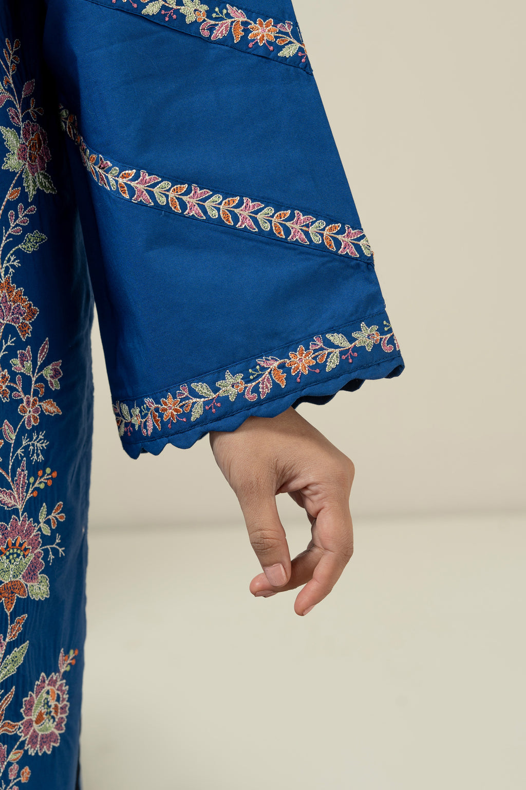 EMBROIDERED CAMBRIC STITCHED 3 PIECE SUIT
