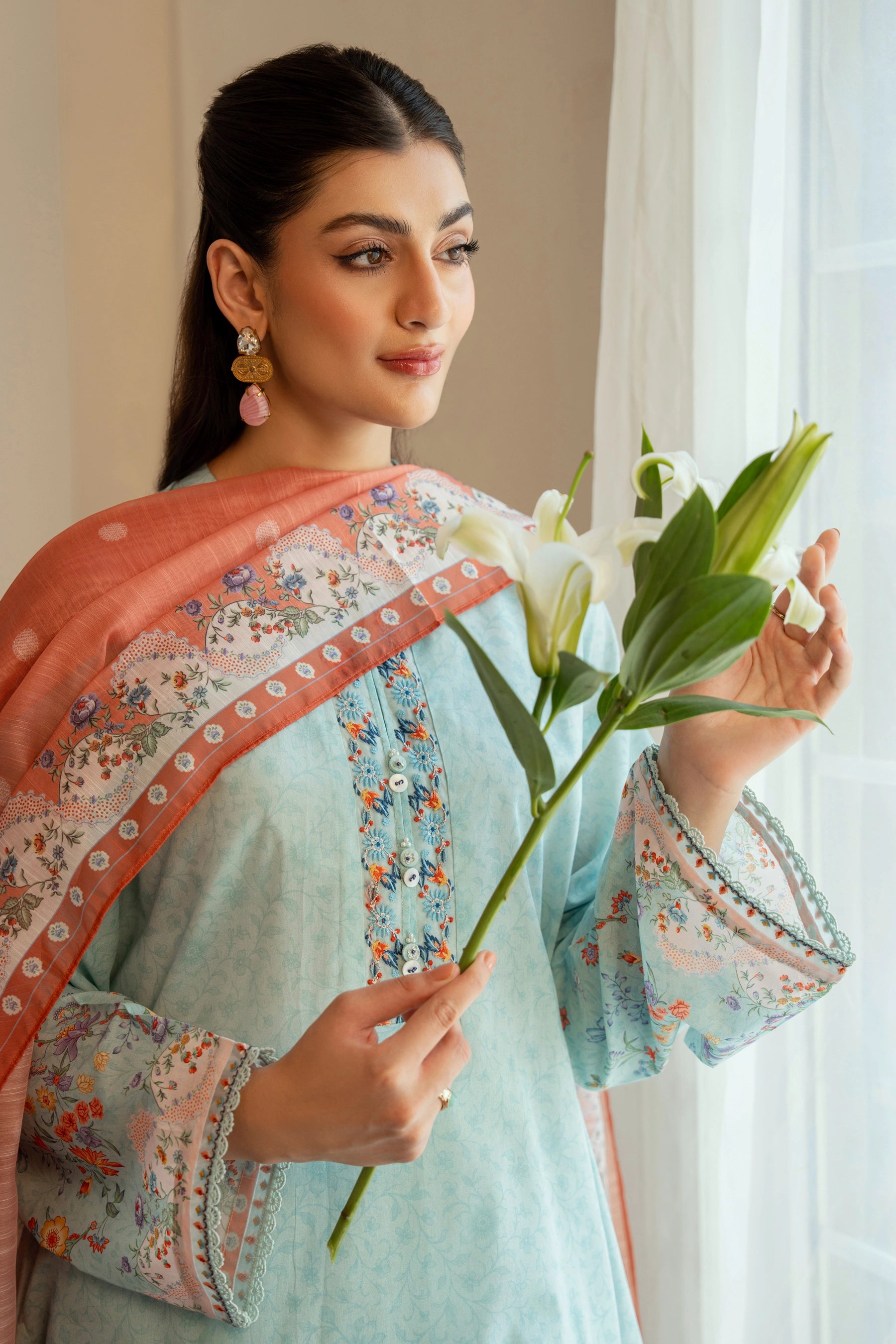 EMBROIDERED LAWN STITCHED 3 PIECE SUIT