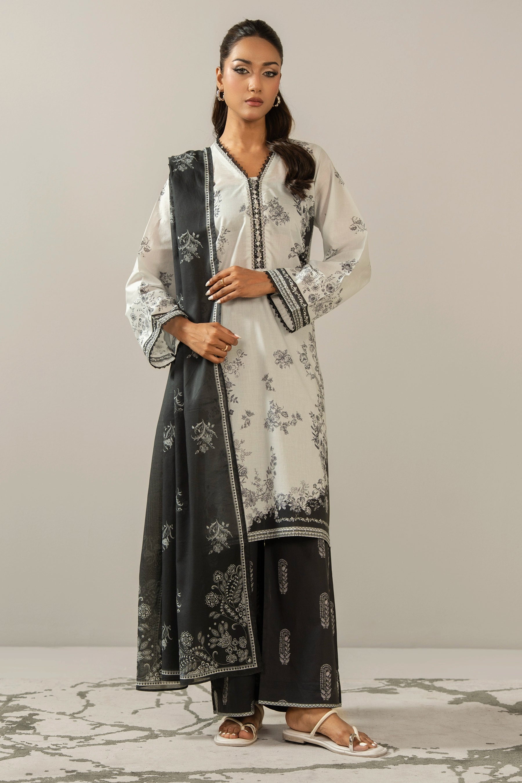 PRINTED LAWN STITCHED 3 PIECE SUIT